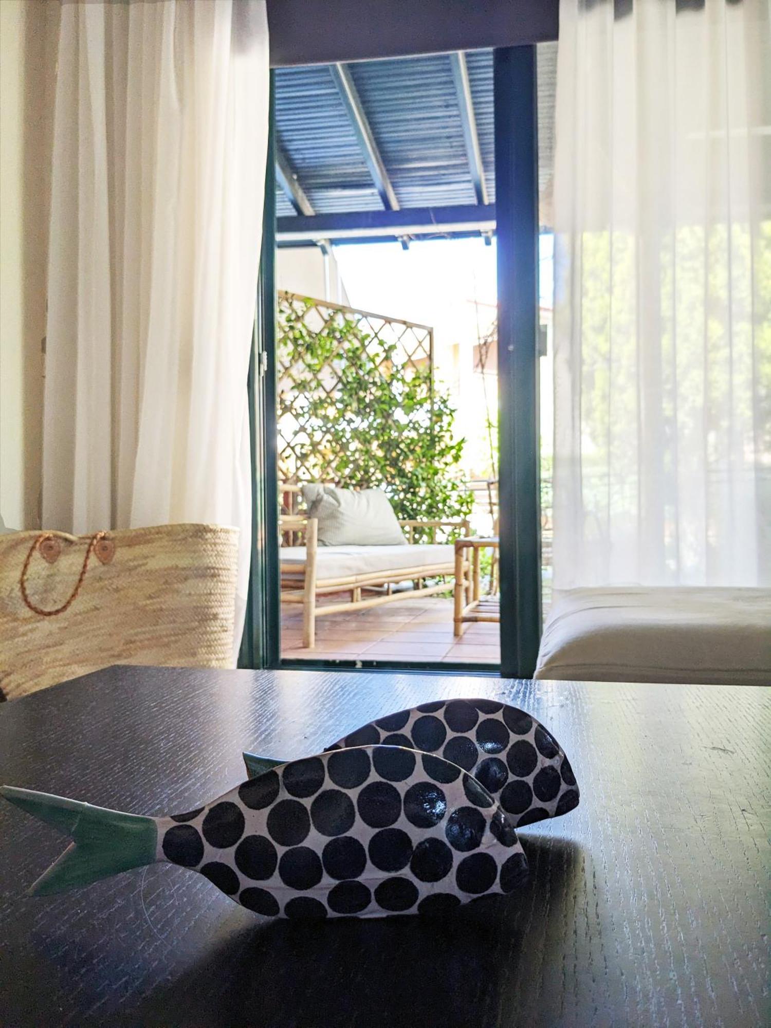 Blue House 30m From The With Sea View *