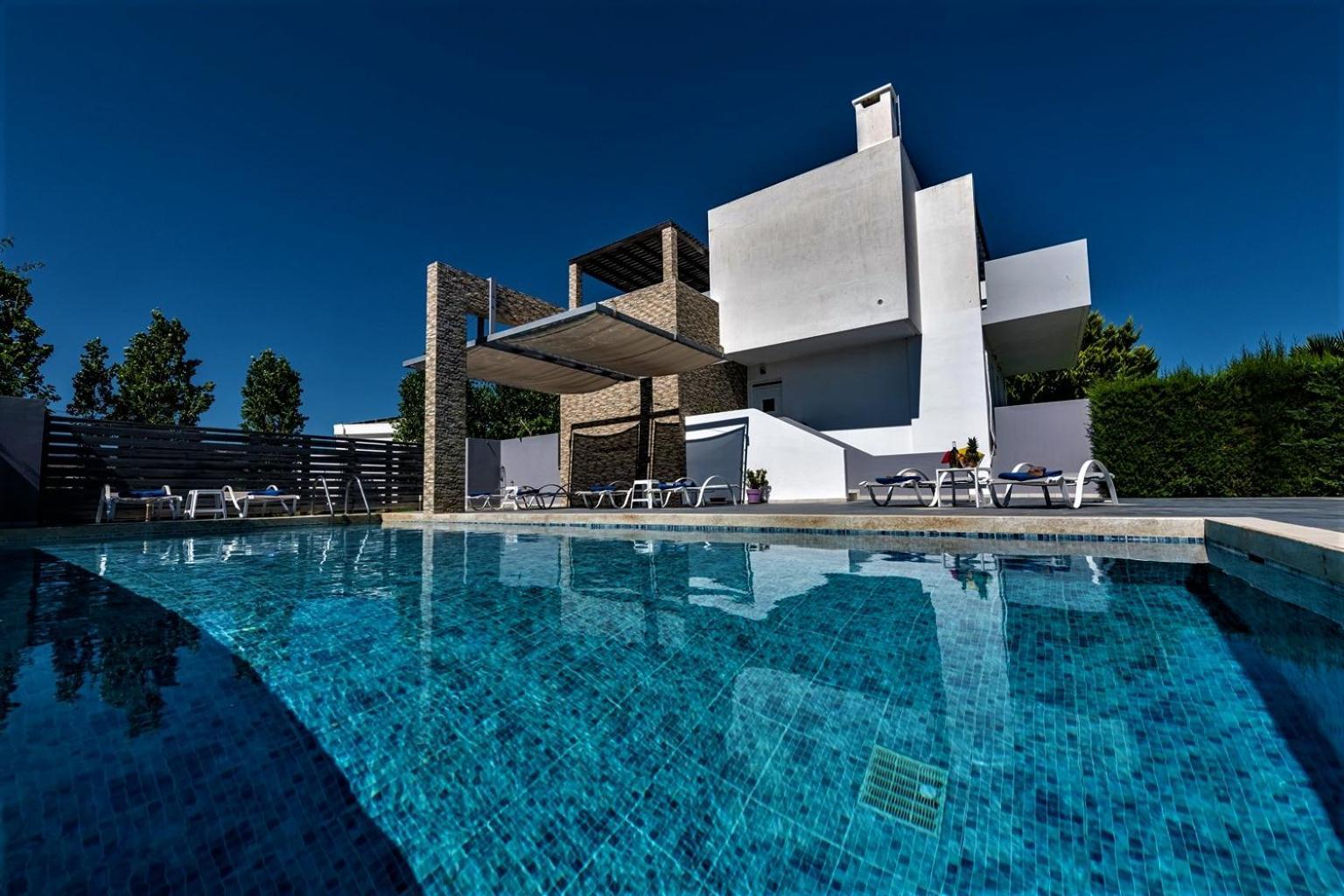 Xenos 1 Villa
