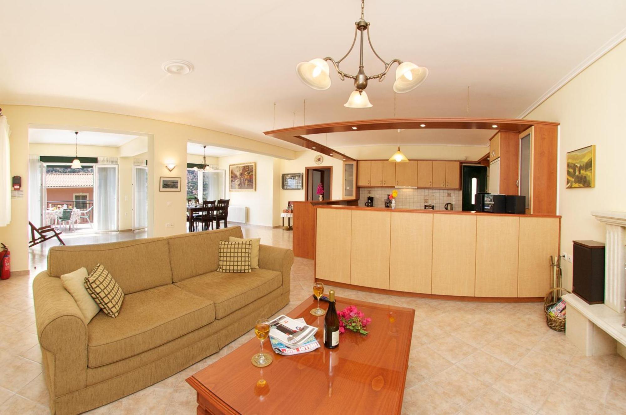 Faos Luxury 2 Apartment