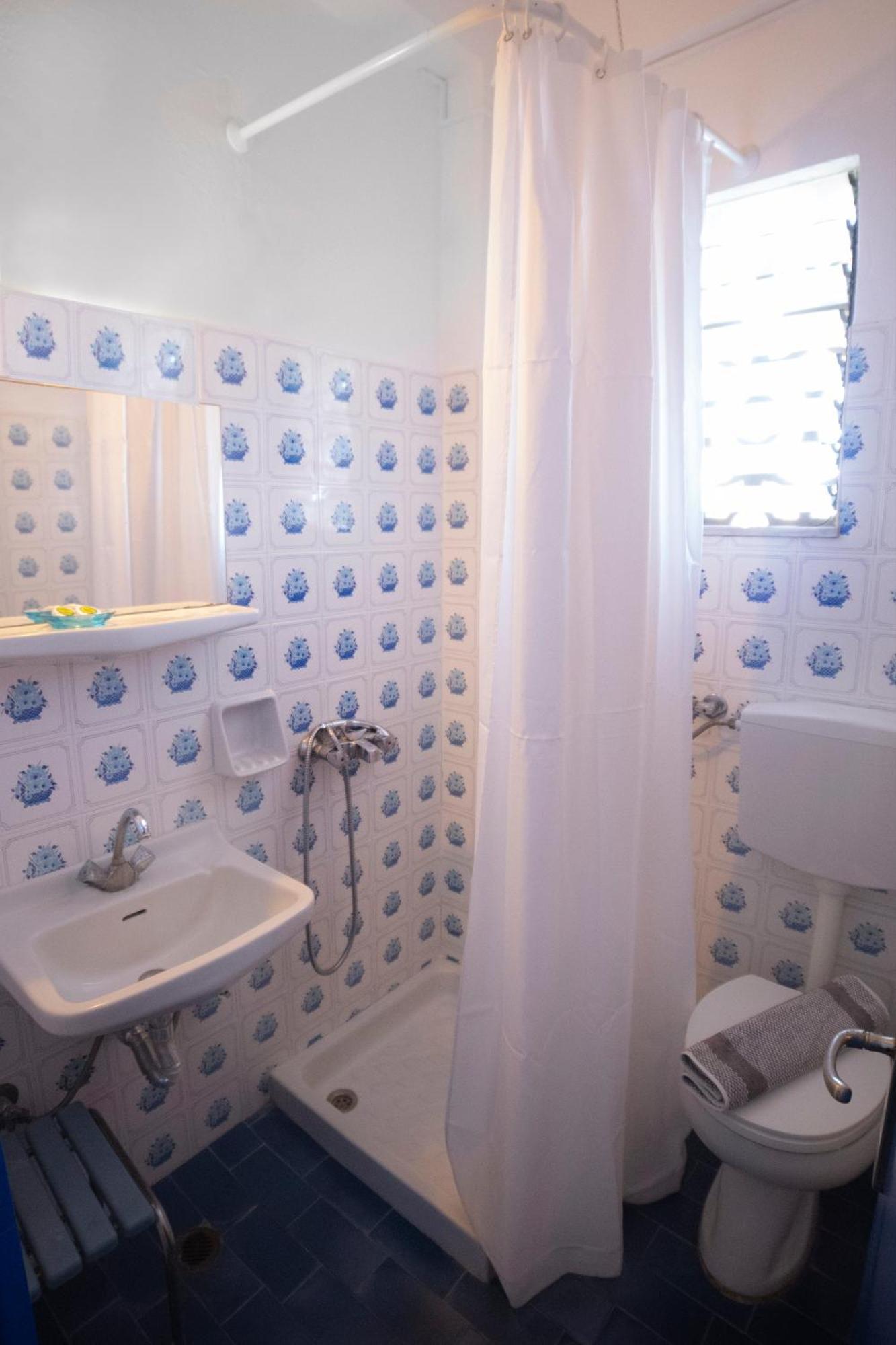 Marina Guest house 2*