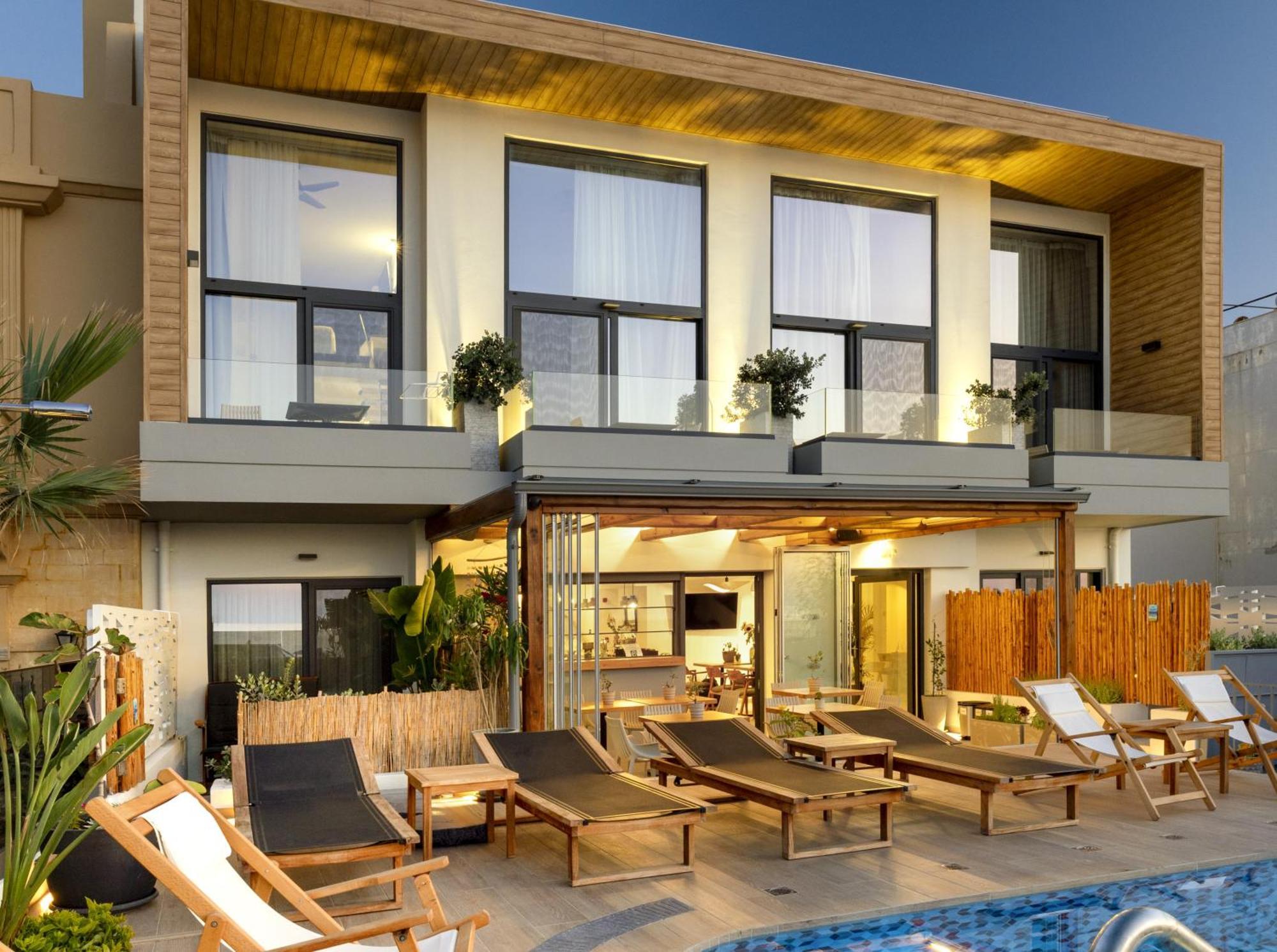 Aparthotel Calla Luxury Seafront