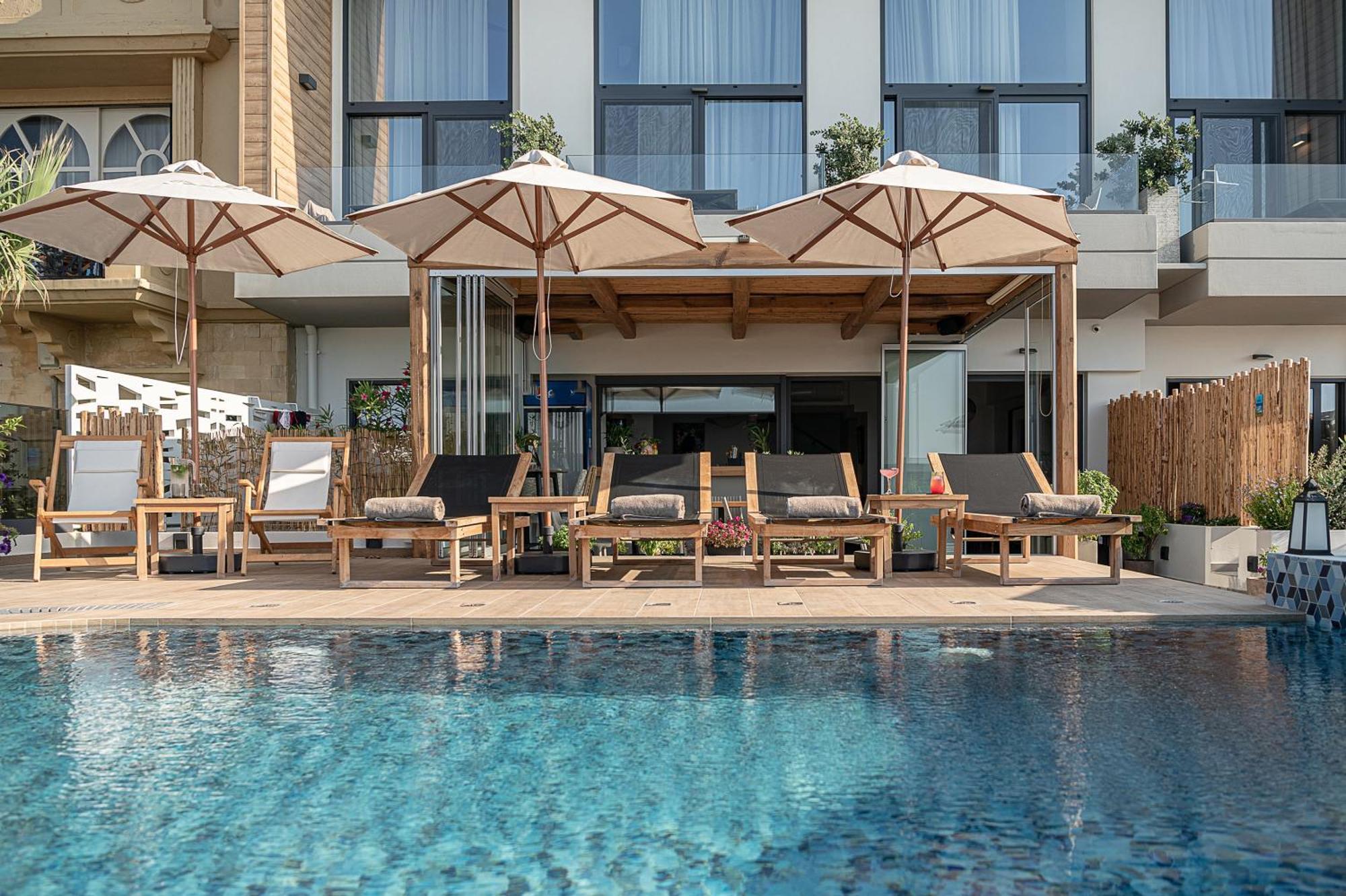 Aparthotel Calla Luxury Seafront 5*