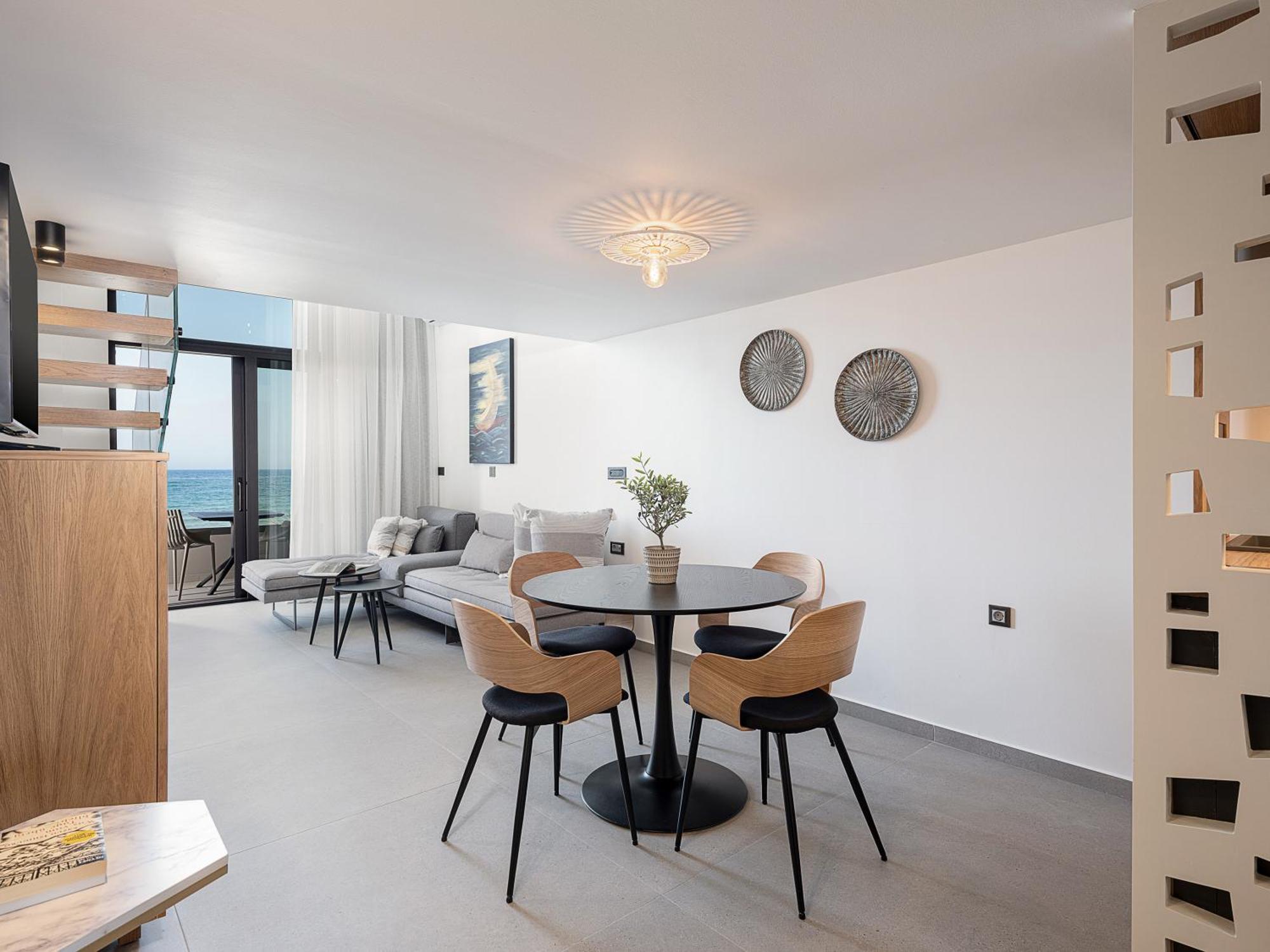 Calla Luxury Seafront Aparthotel