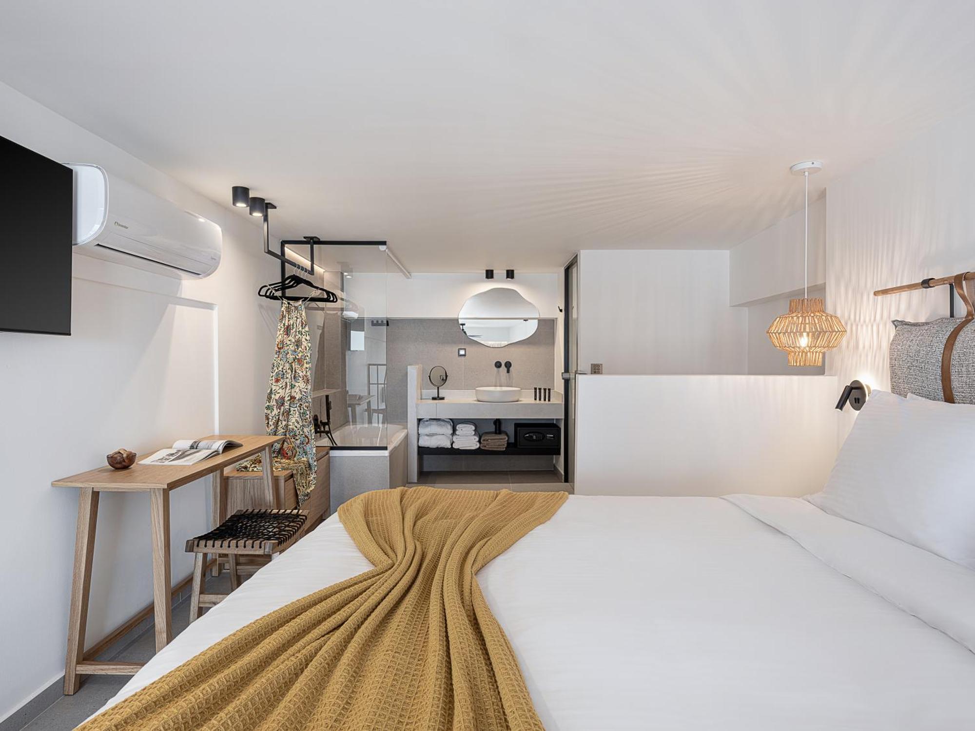 Calla Luxury Seafront Aparthotel Rethymno (Crete)