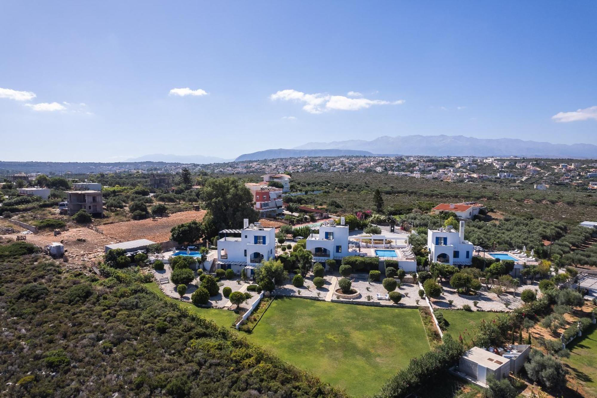 Villa Blanca Collection