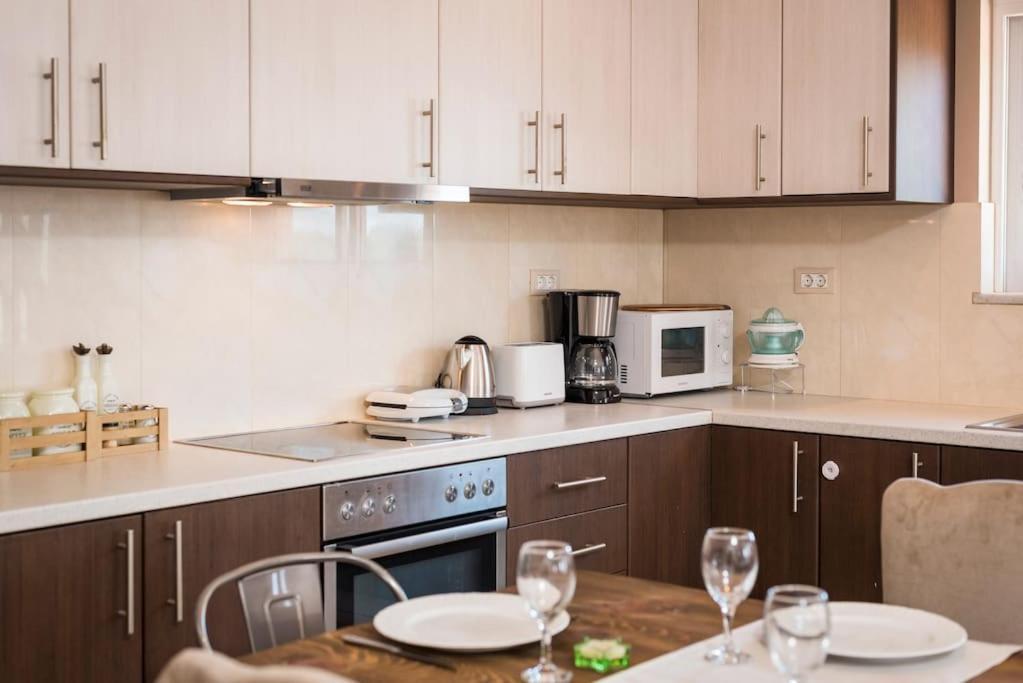 Olive Garden - Private Heated Pool Vacation Holiday home *