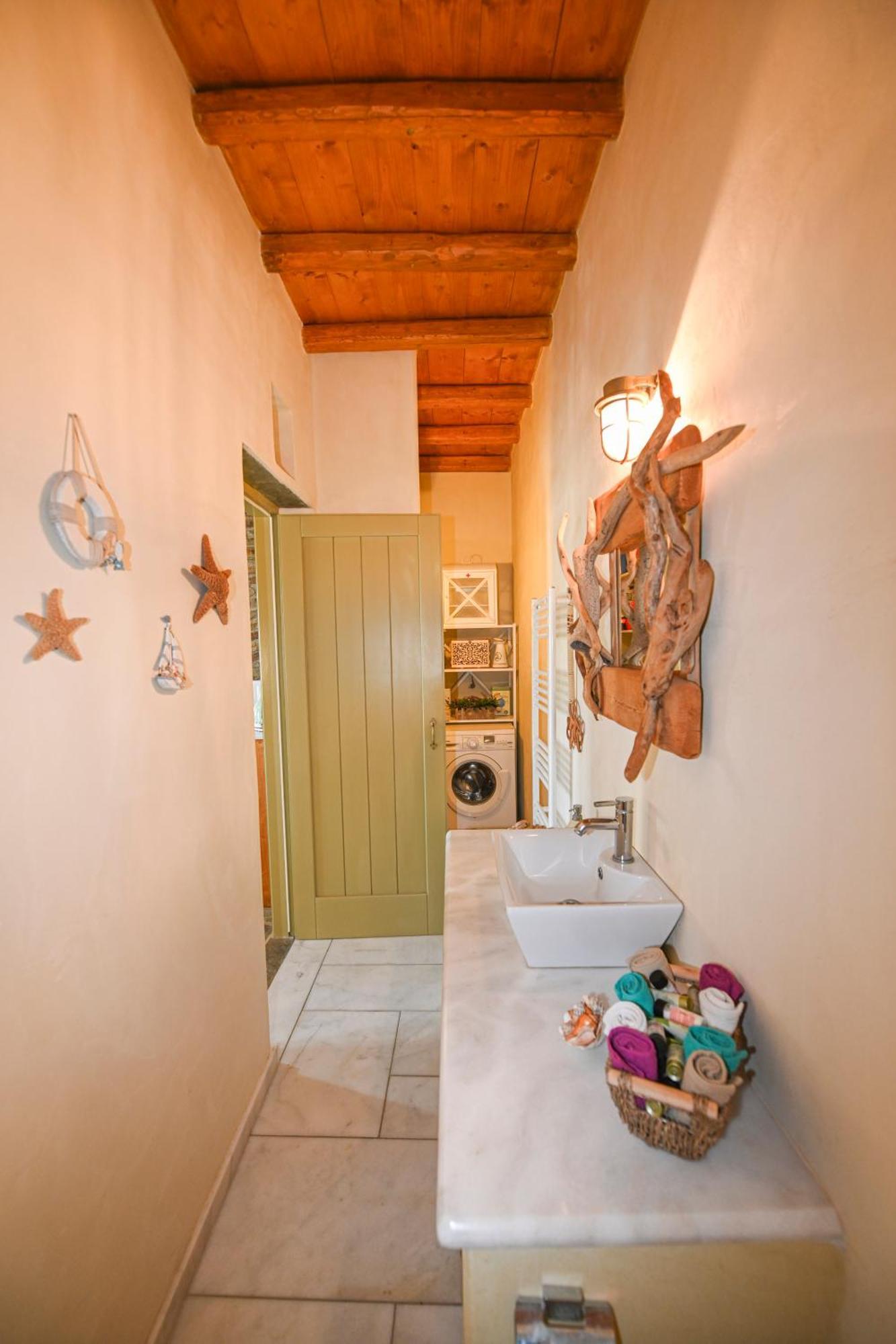 Holiday home White Pigeons Kionia