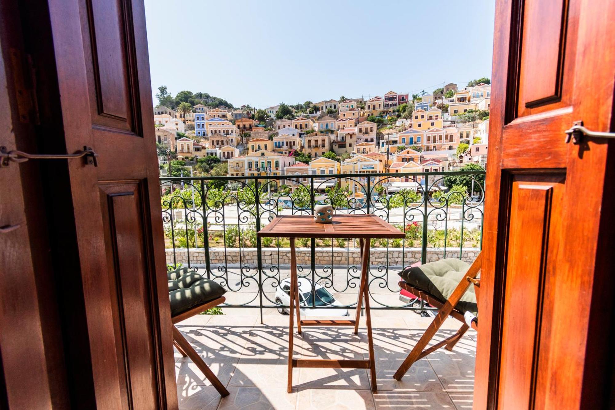 Myrtia * Symi