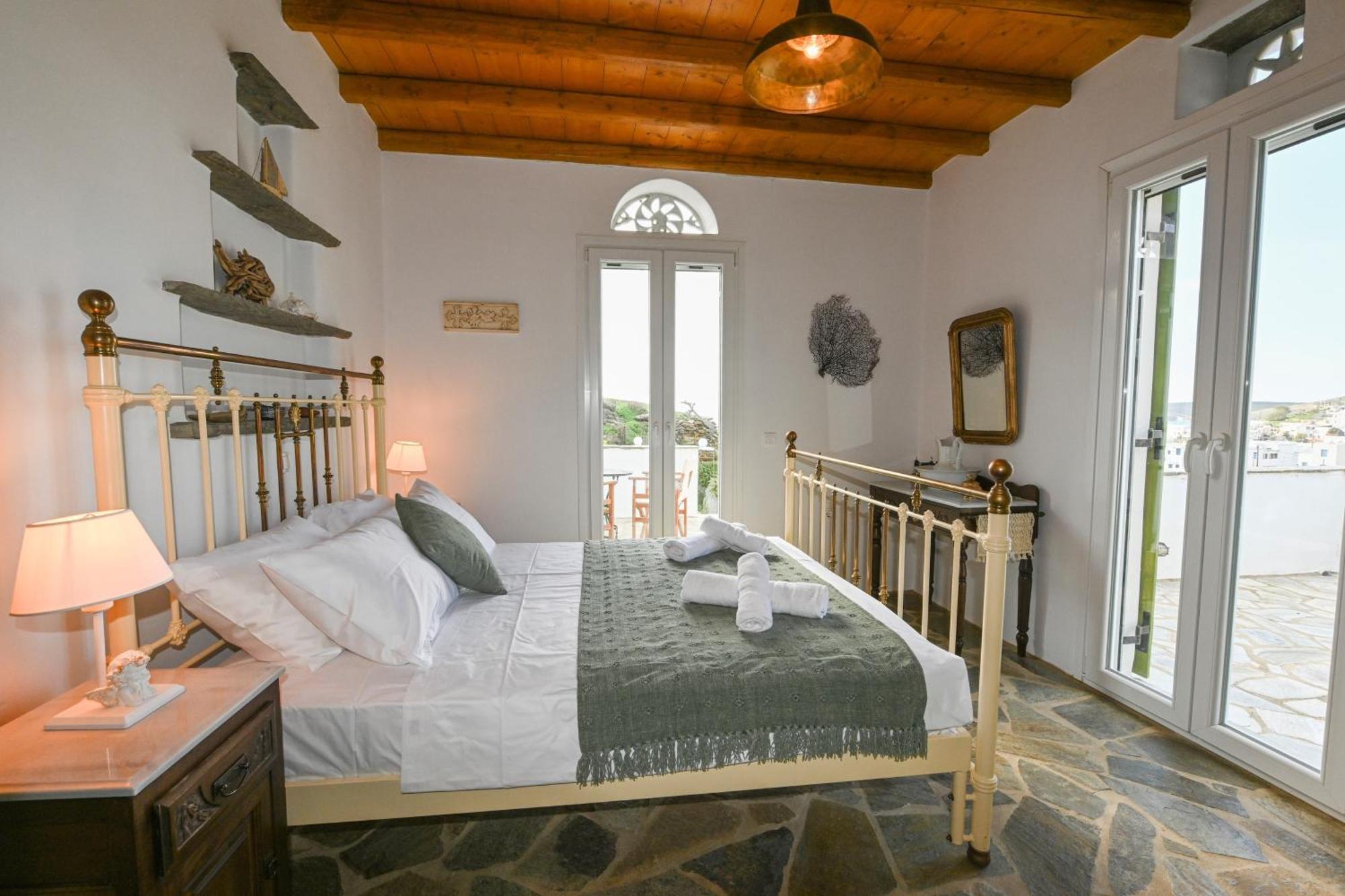 Holiday home White Pigeons Kionia