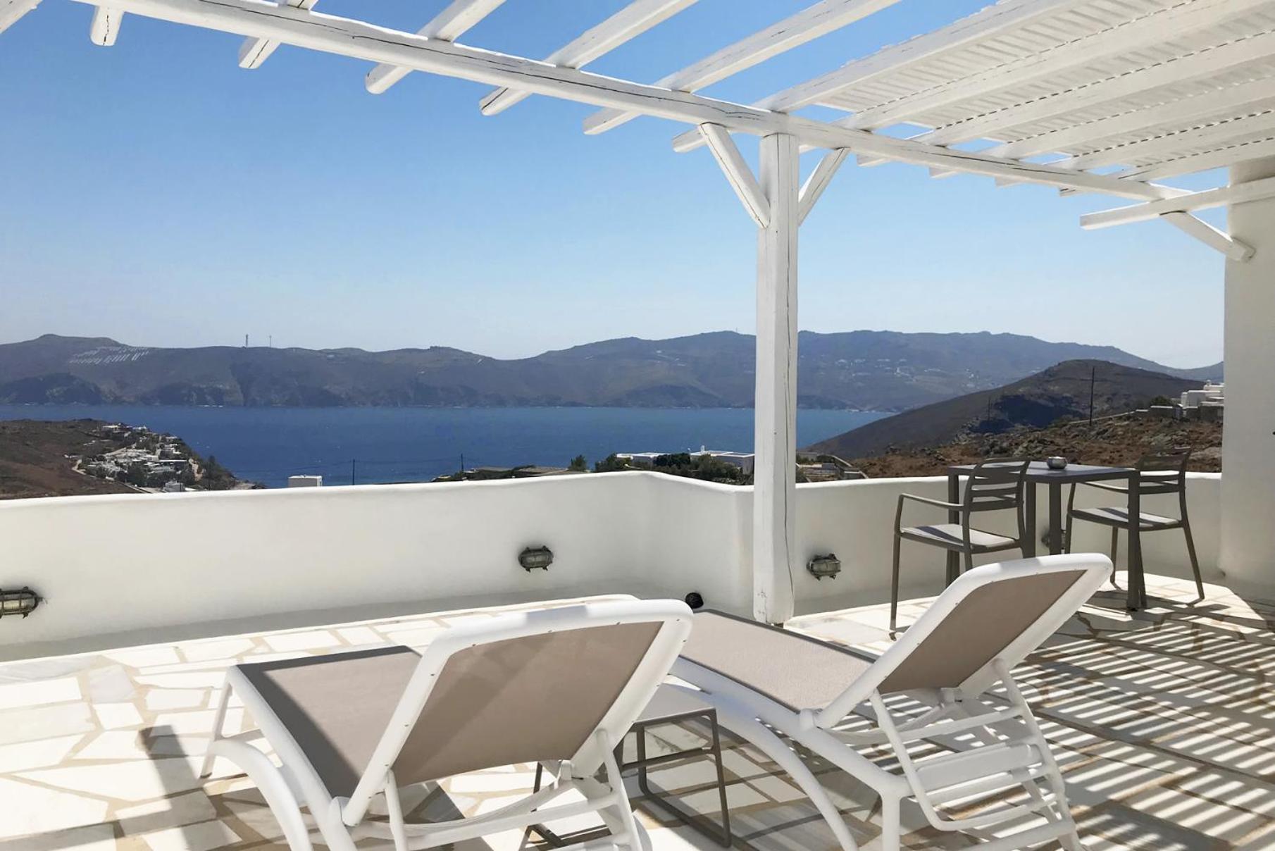 Yakinthos Aparthotel