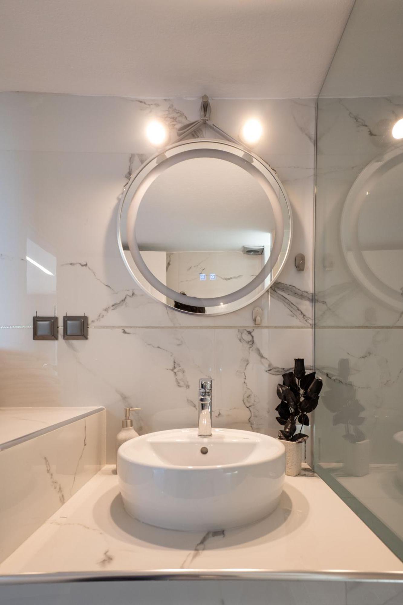F & B Collection - Seaview 2 Bedroom Flat * Thessaloniki