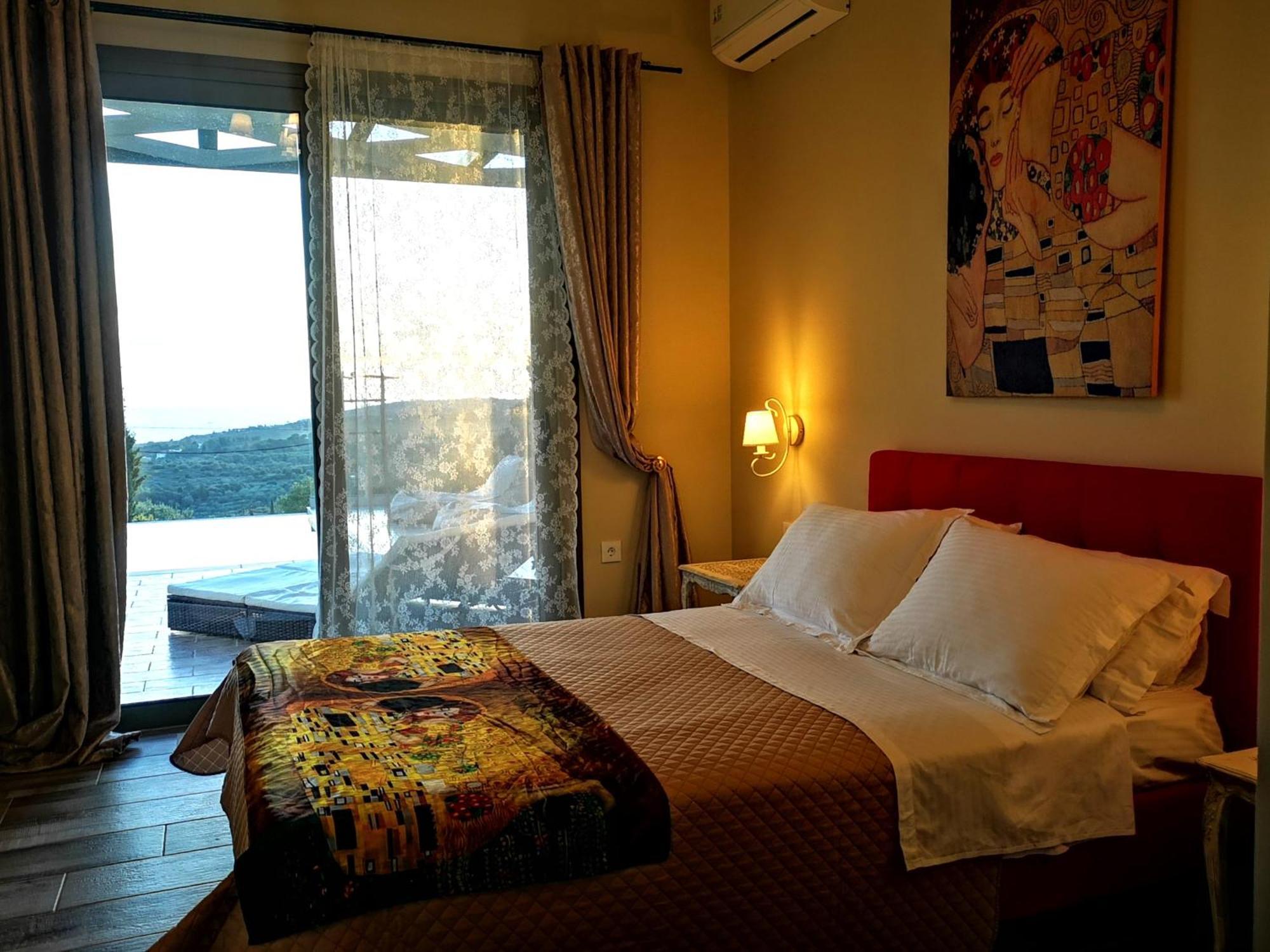 Relux * Livathos (Kefalonia)