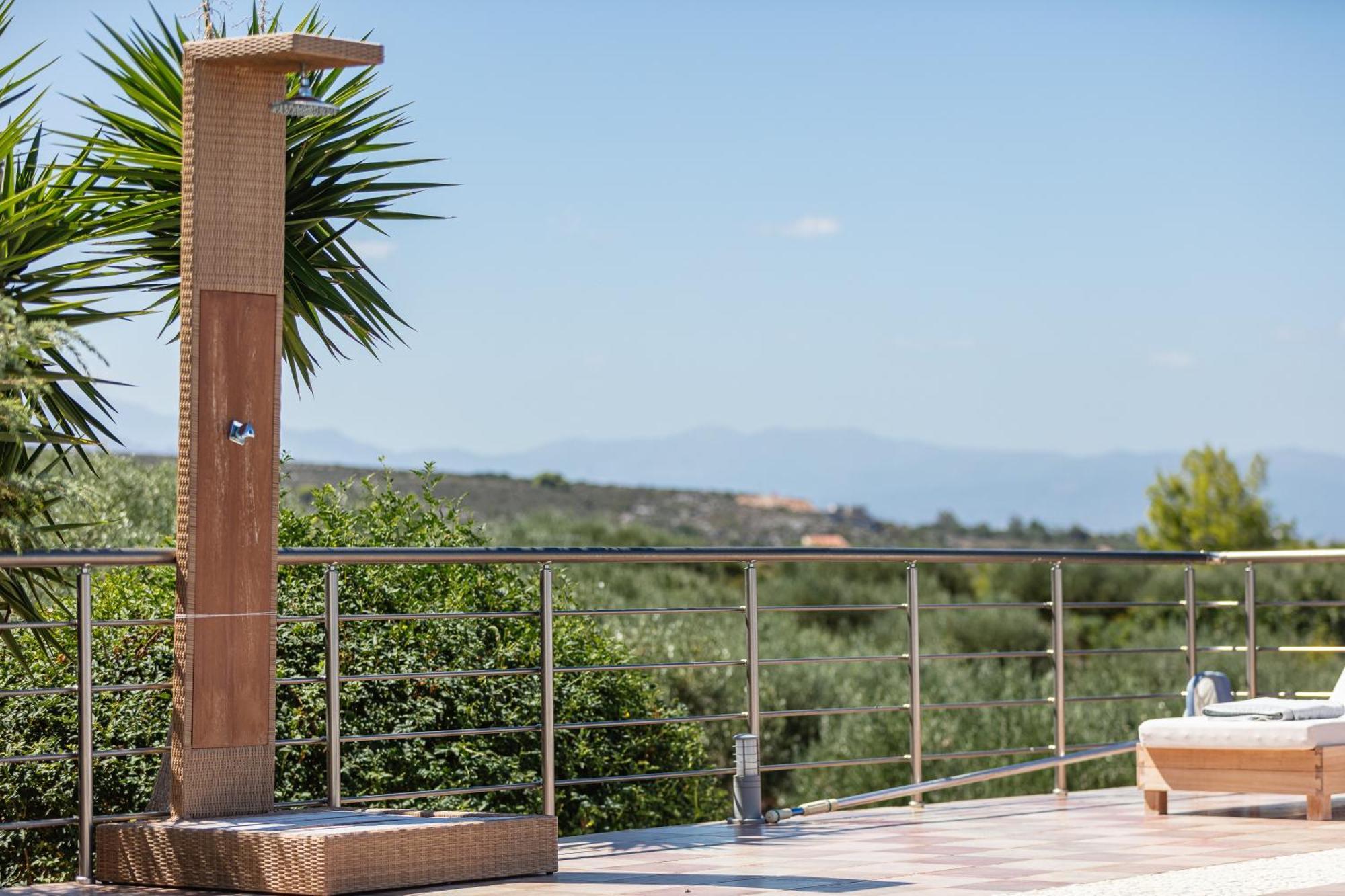 Villa Blanca Collection *