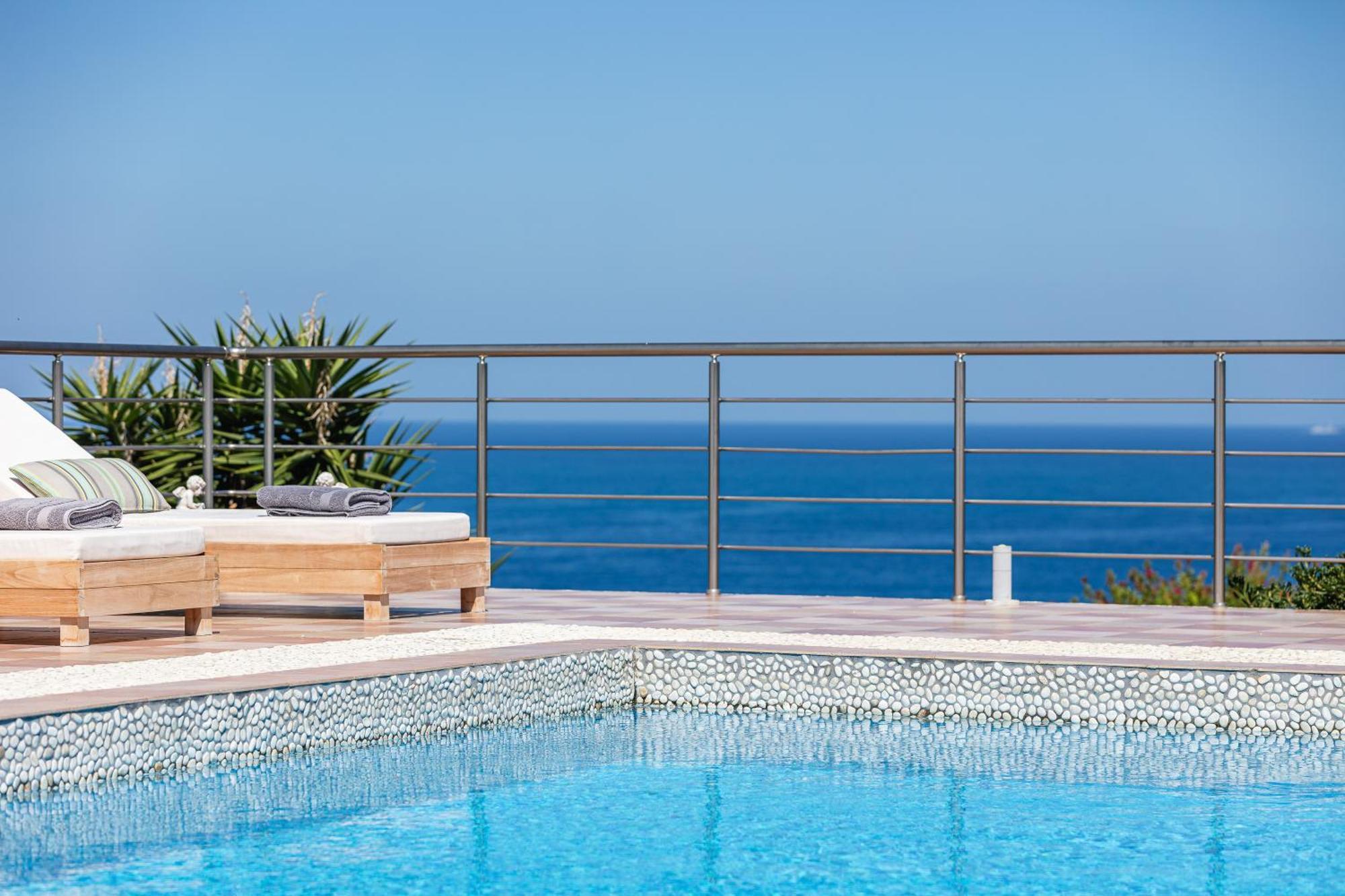 Villa Blanca Collection
