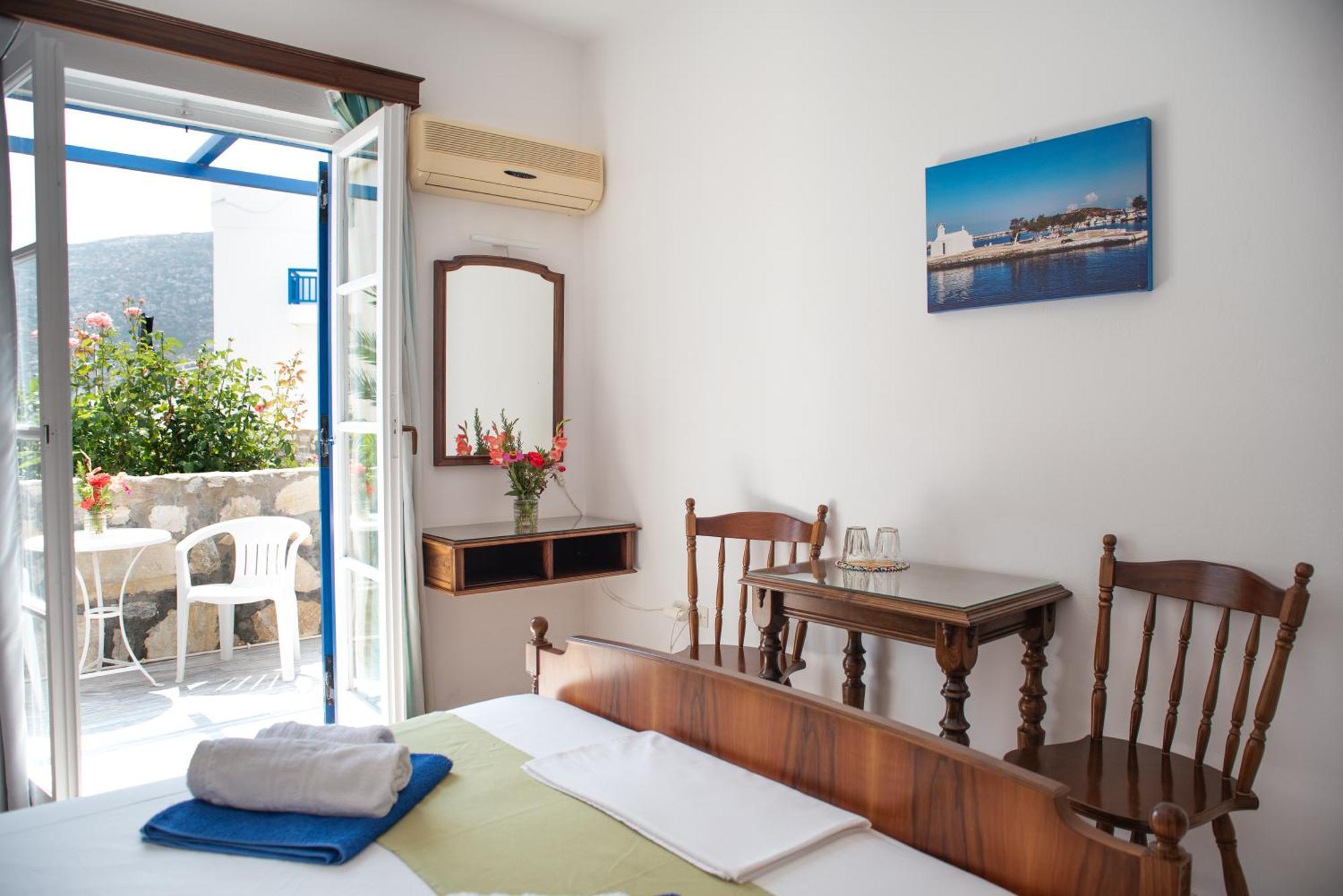 Adonis Naxos 2* Apollon (Naxos)
