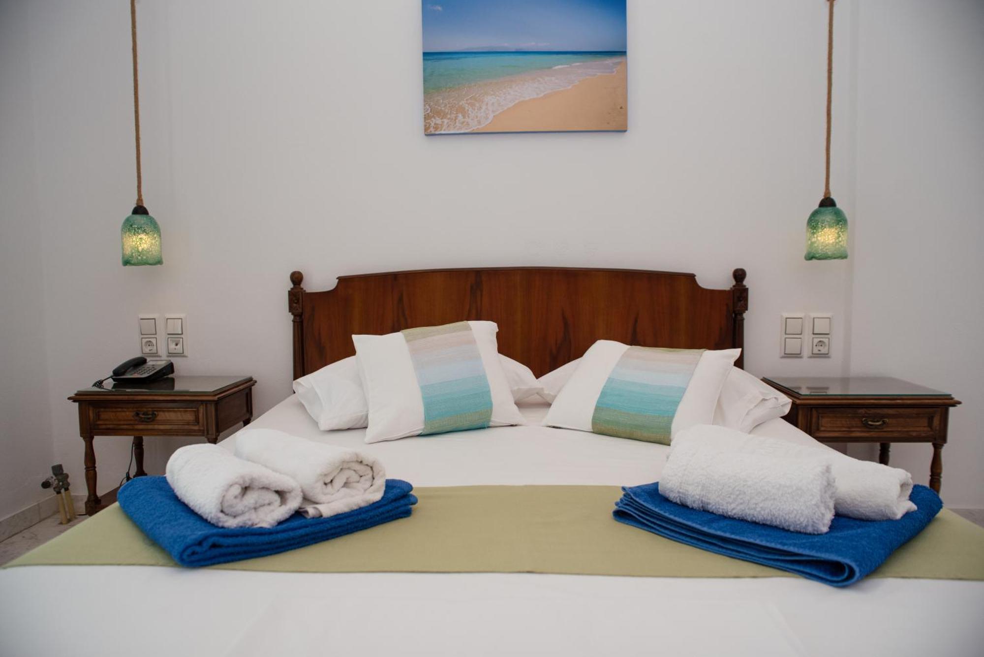 Adonis Naxos Hotel