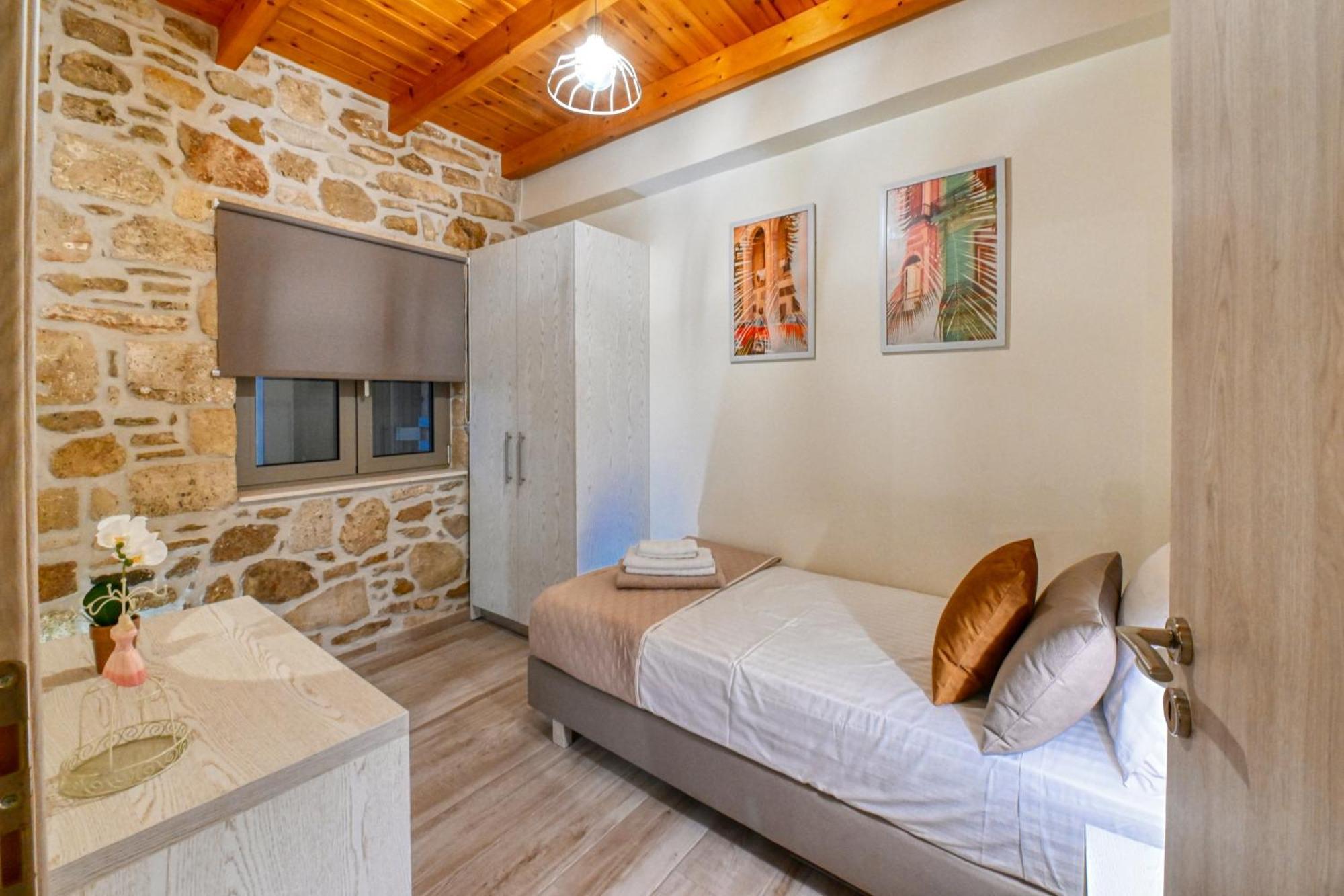 Villa Petros Luxury Traditional House -