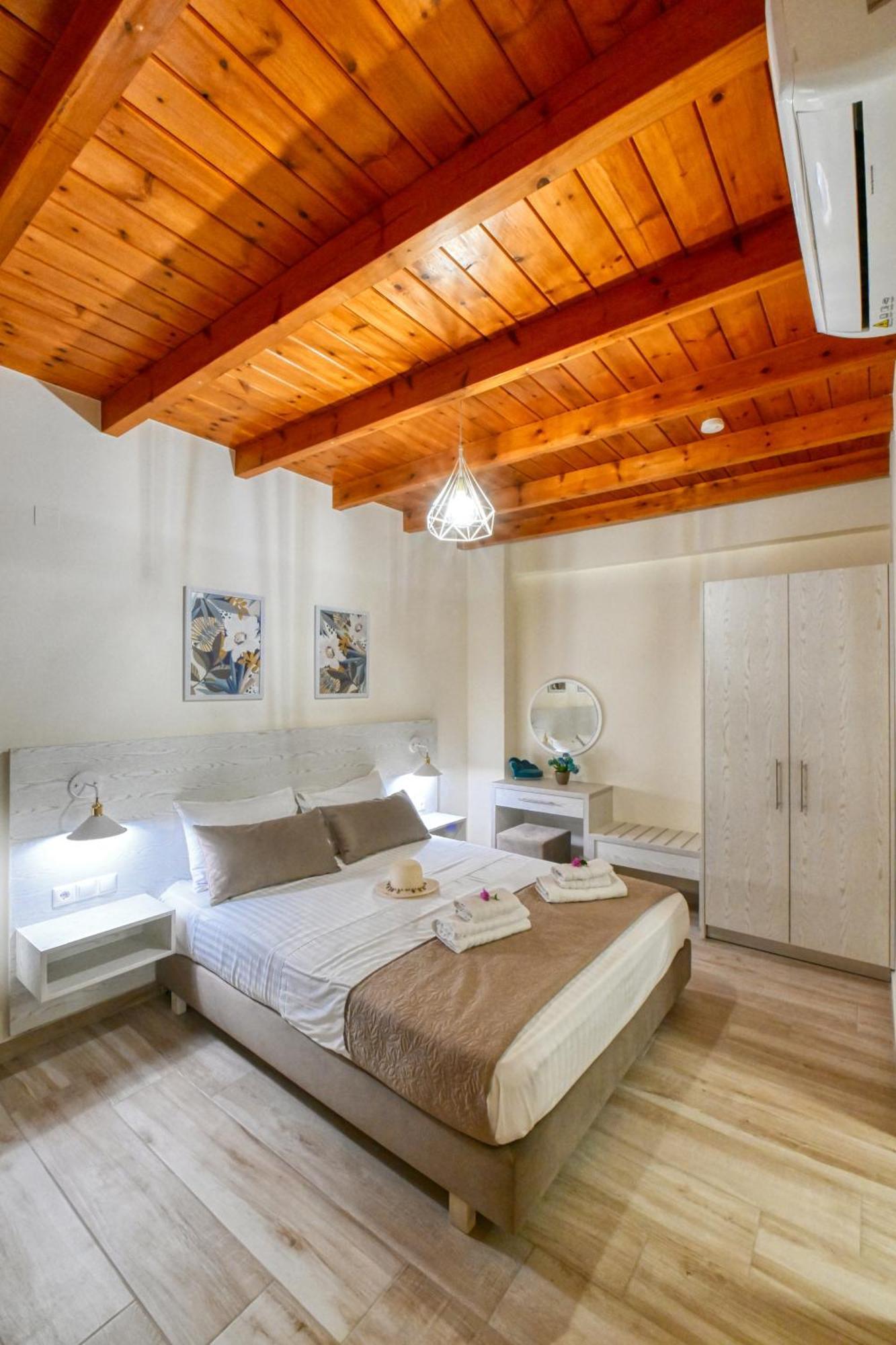 Villa Petros Luxury Traditional House -