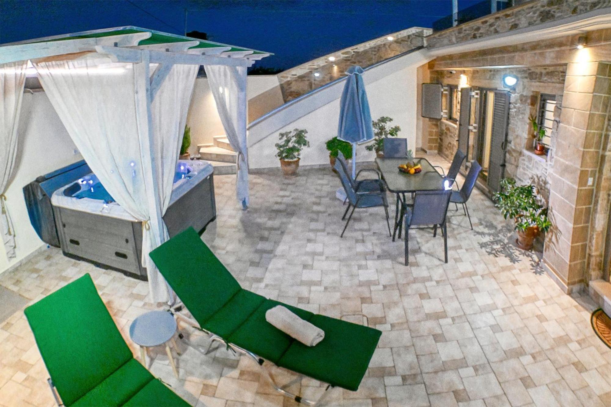 Petros Luxury Traditional House - Villa