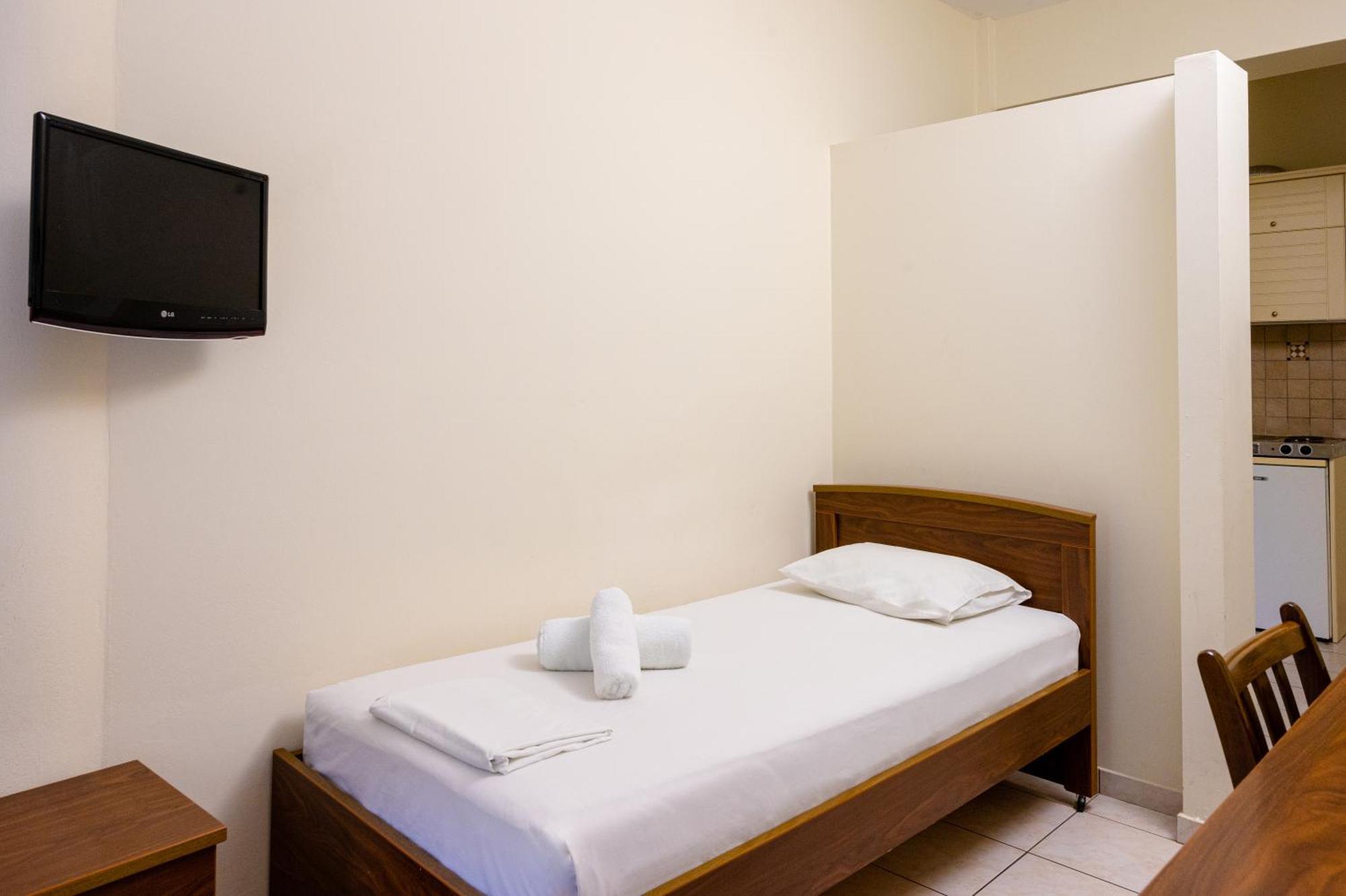 Konstantinos & I Aparthotel