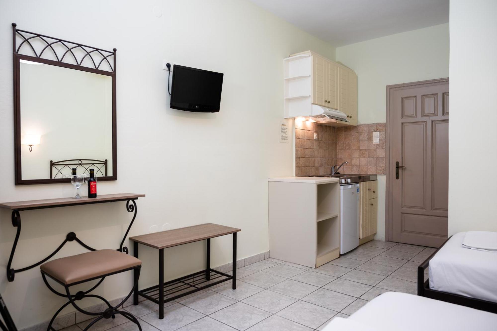 Konstantinos & 2 Aparthotel