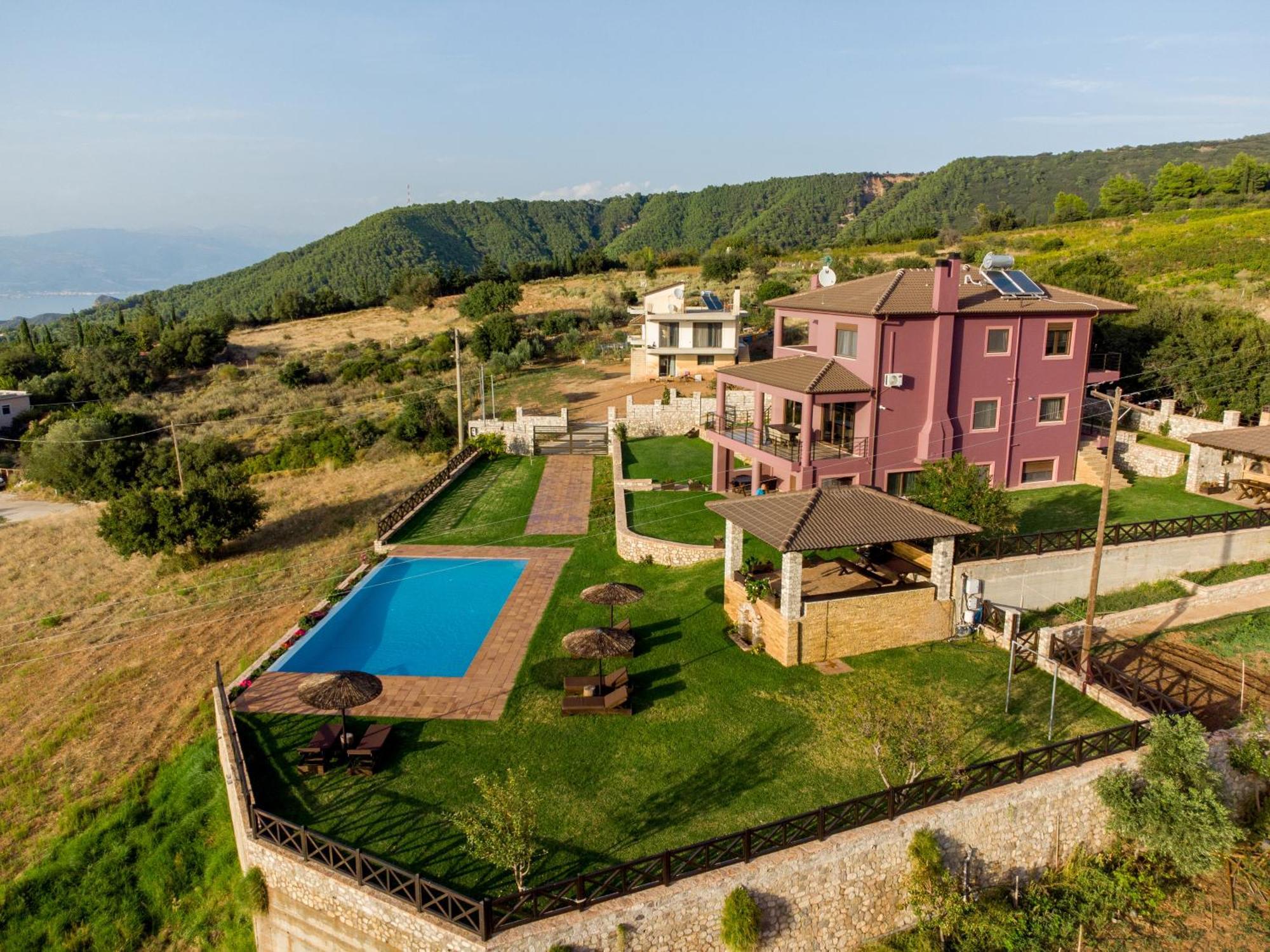 Alexandros - Four Seasons Villa Patras