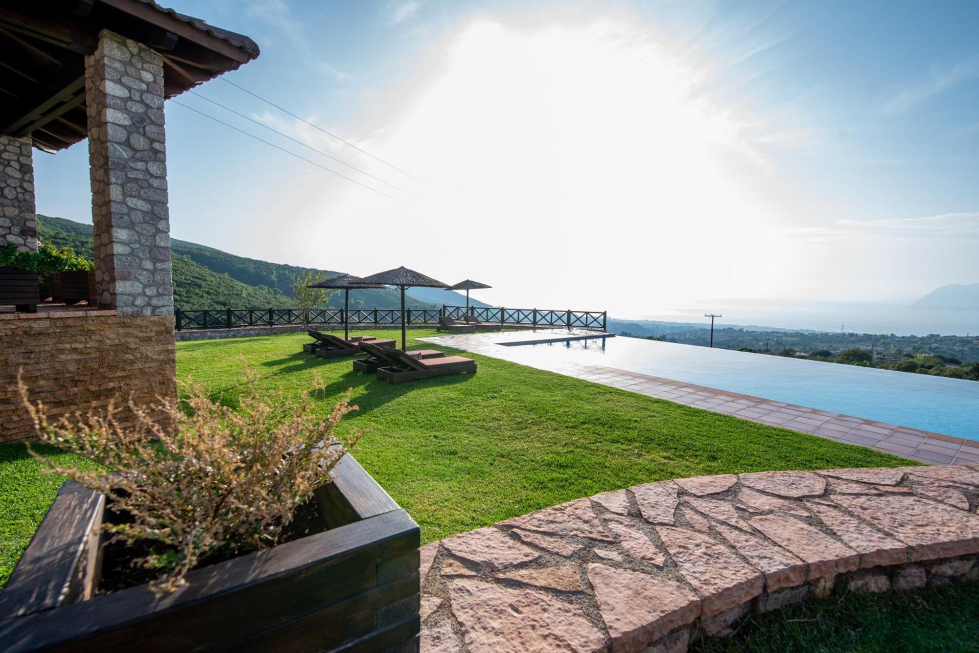Alexandros - Four Seasons Villa Patras