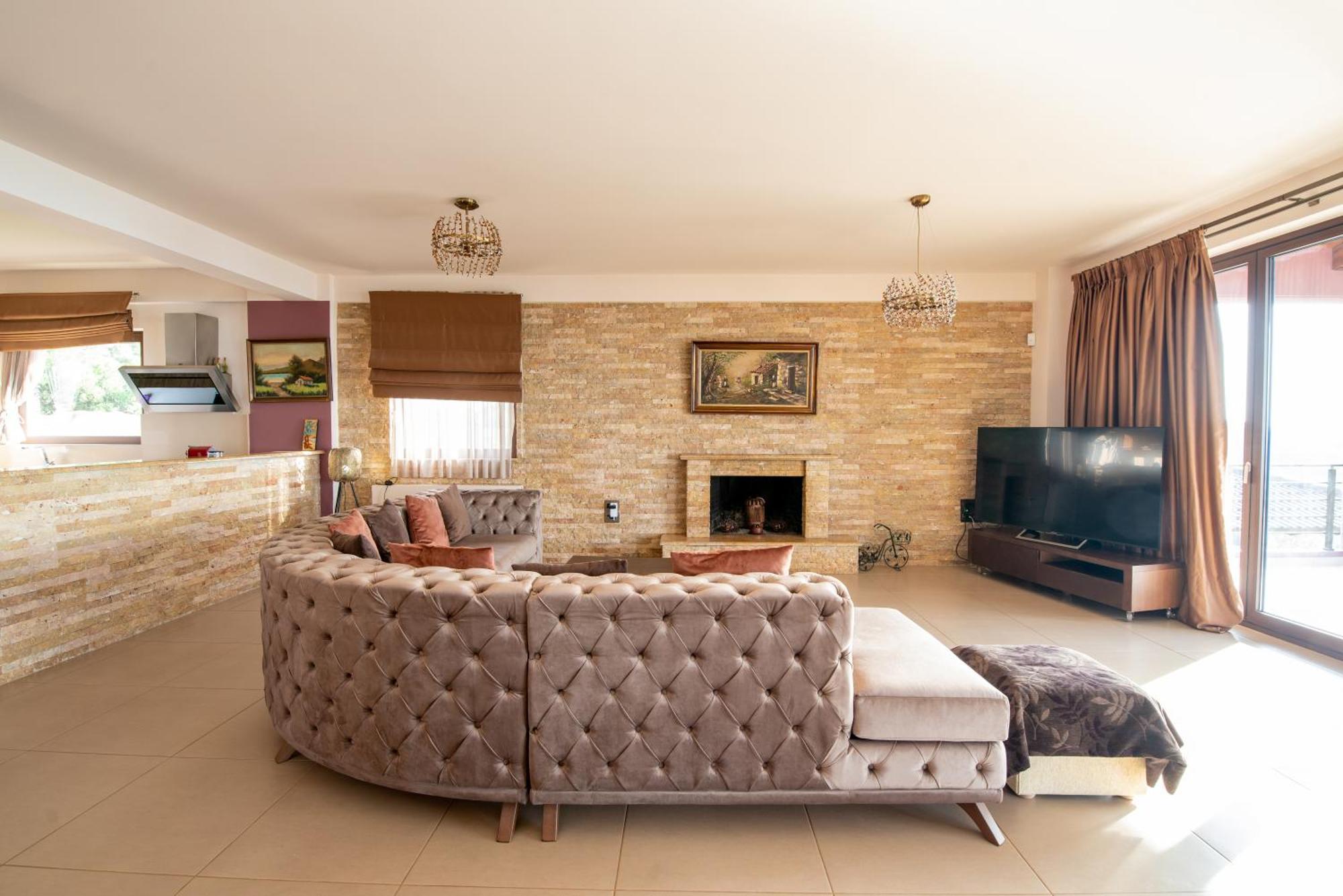 Alexandros - Four Seasons Villa