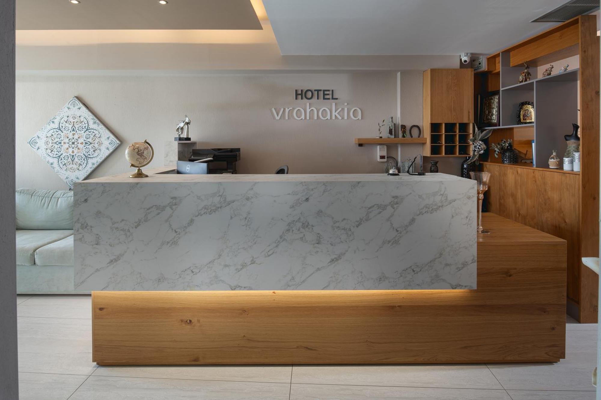 Apartment Vrahakia *
