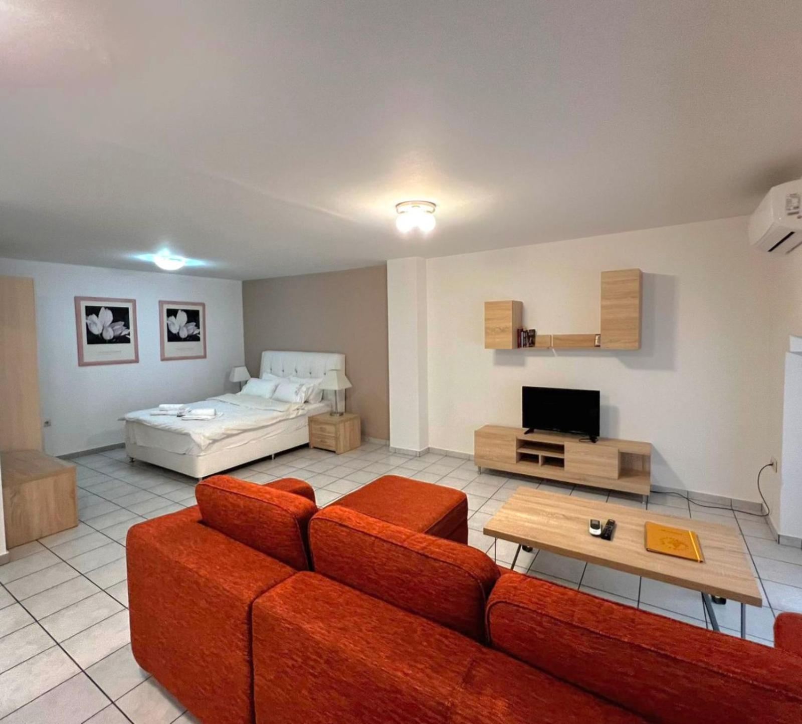 Kouros Center Apartment