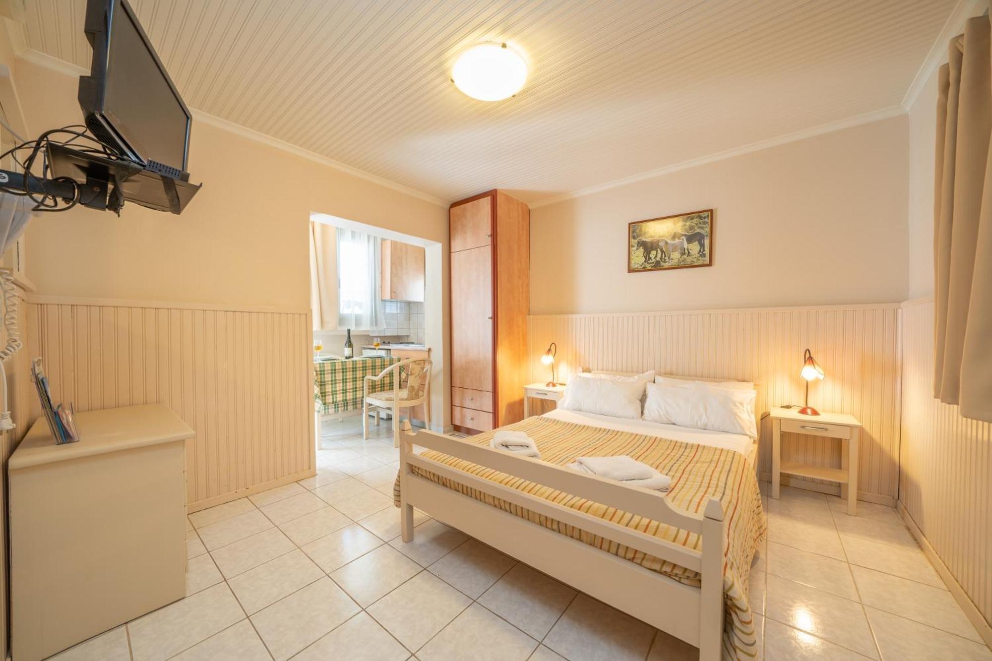 Makis Village-apartments * Agia Efimia