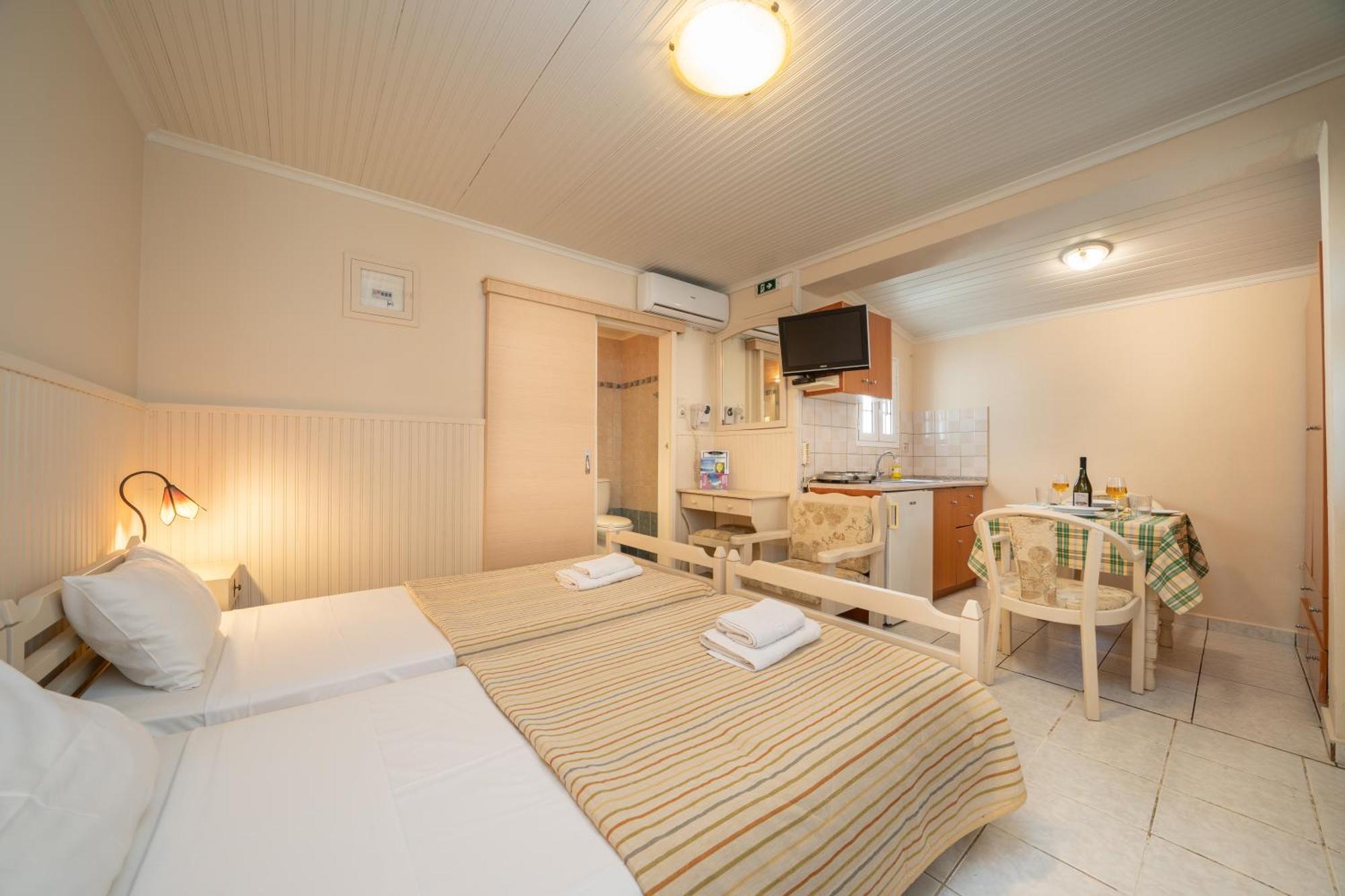 Makis Village-apartments * Agia Efimia