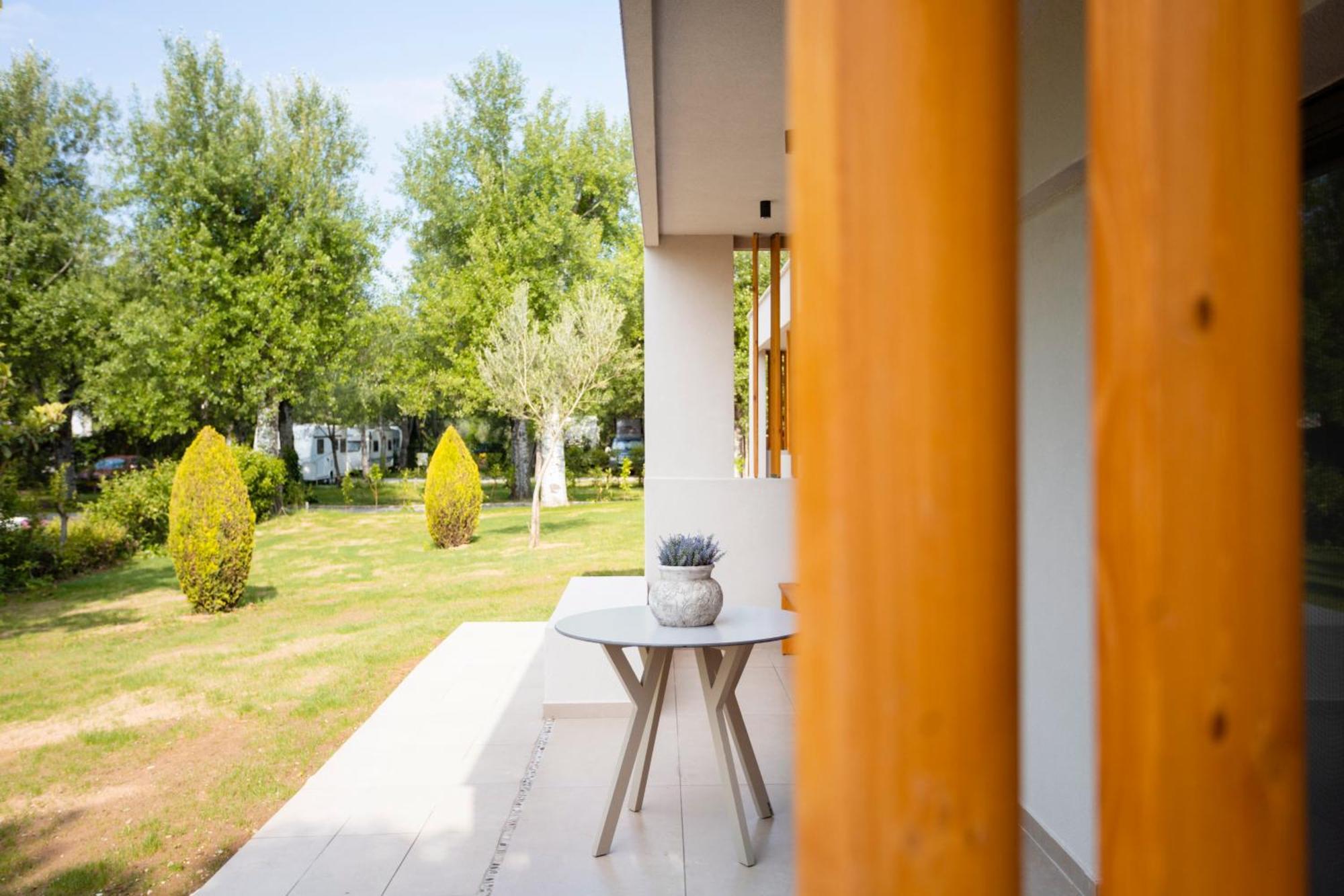 Akti Retzika Hotel