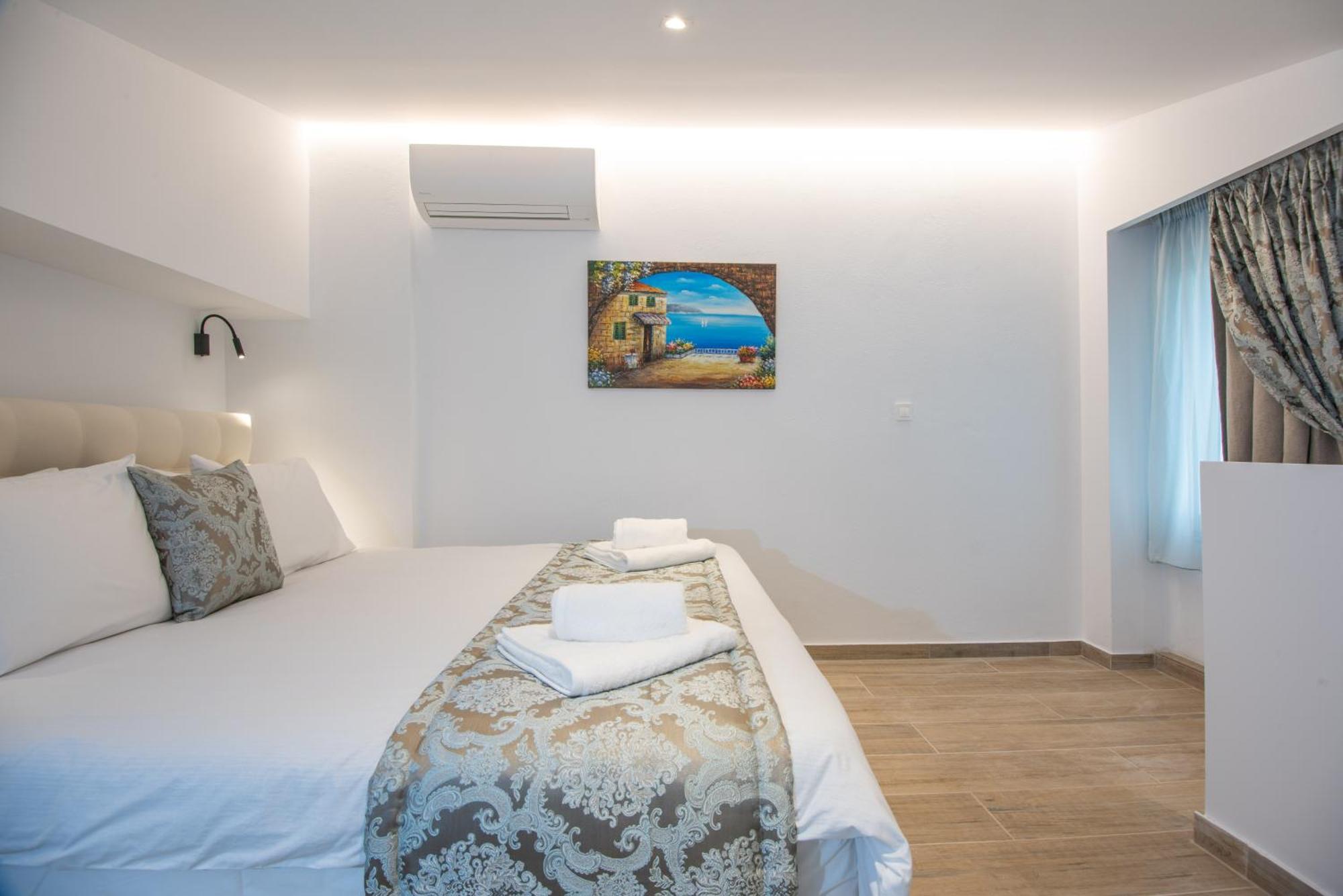 Ammos Lux Crete