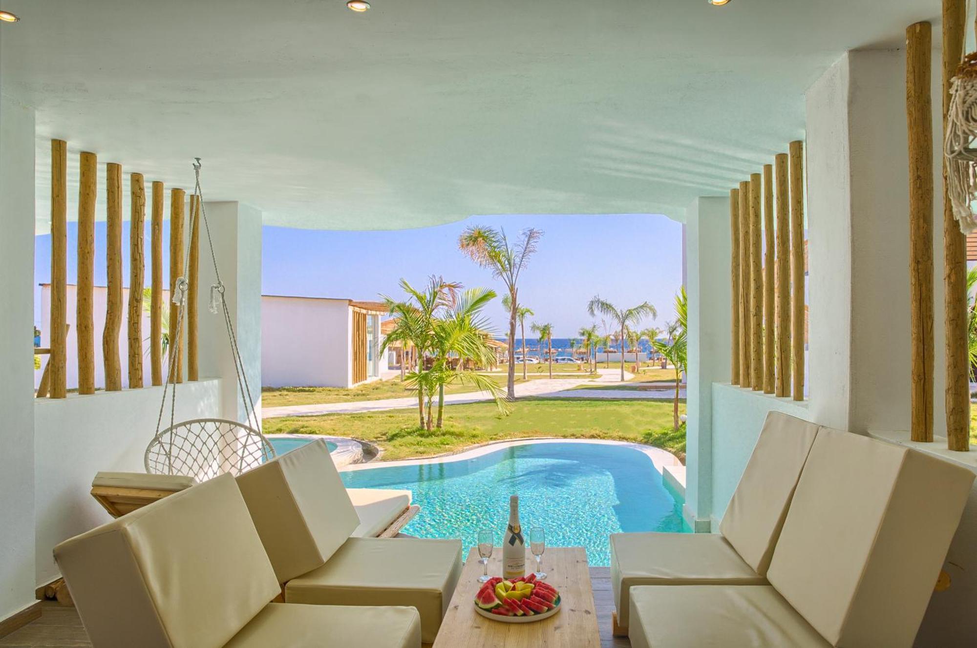 Alia Luxury And 3*