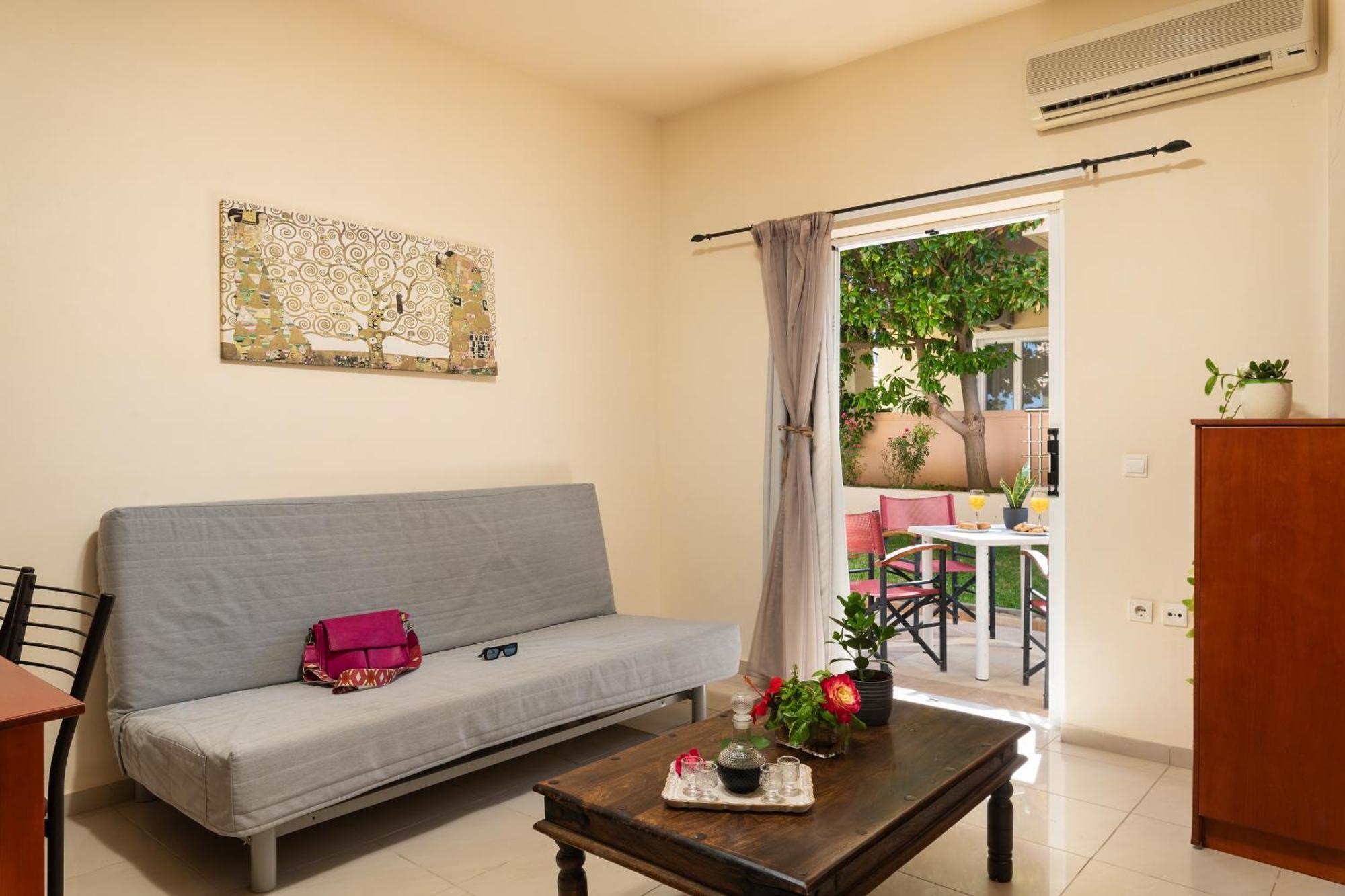 Evdokia Aparthotel Agia Marina (Crete)