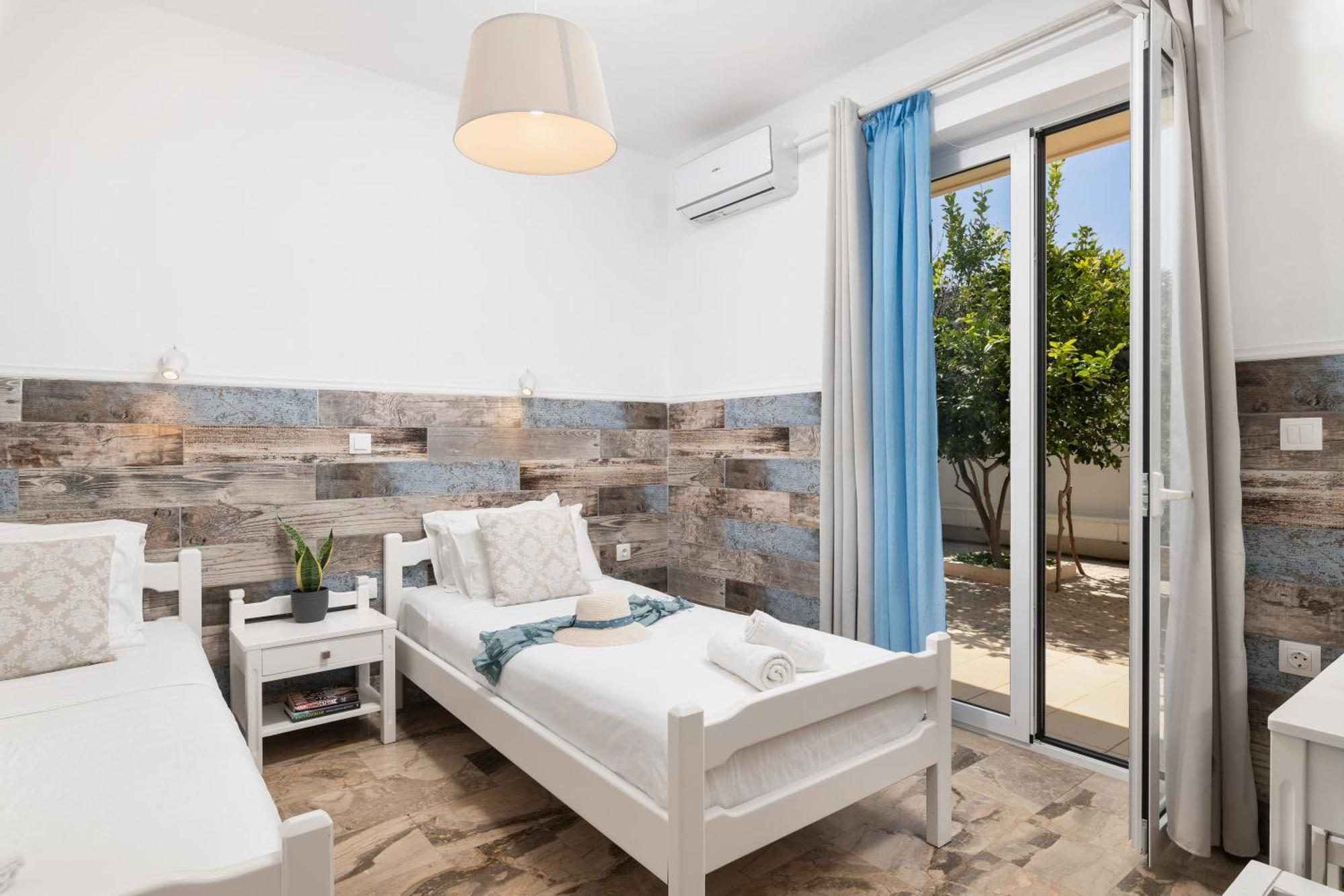 Evdokia Aparthotel Agia Marina (Crete)