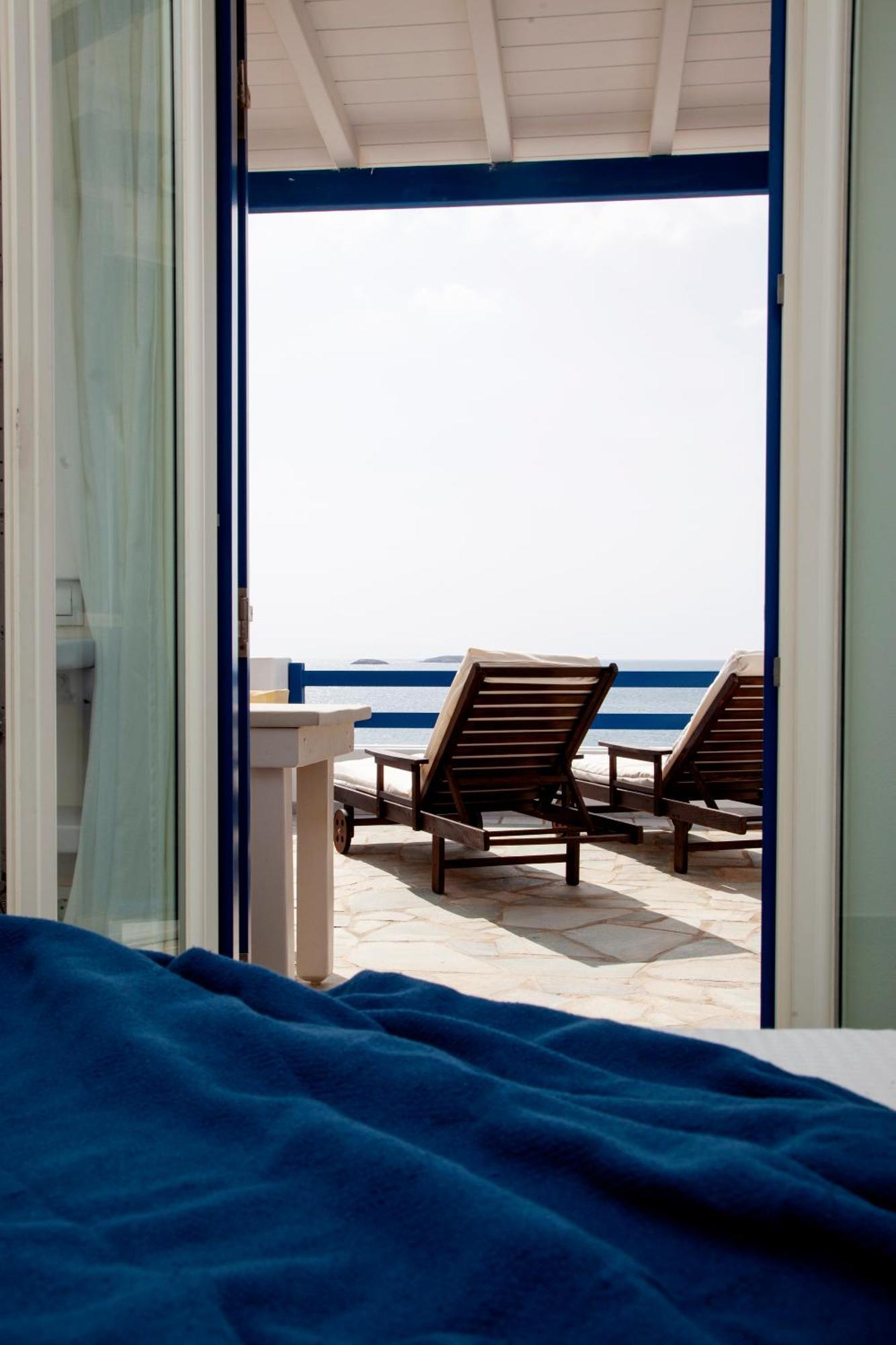 Aura Paros * Logaras