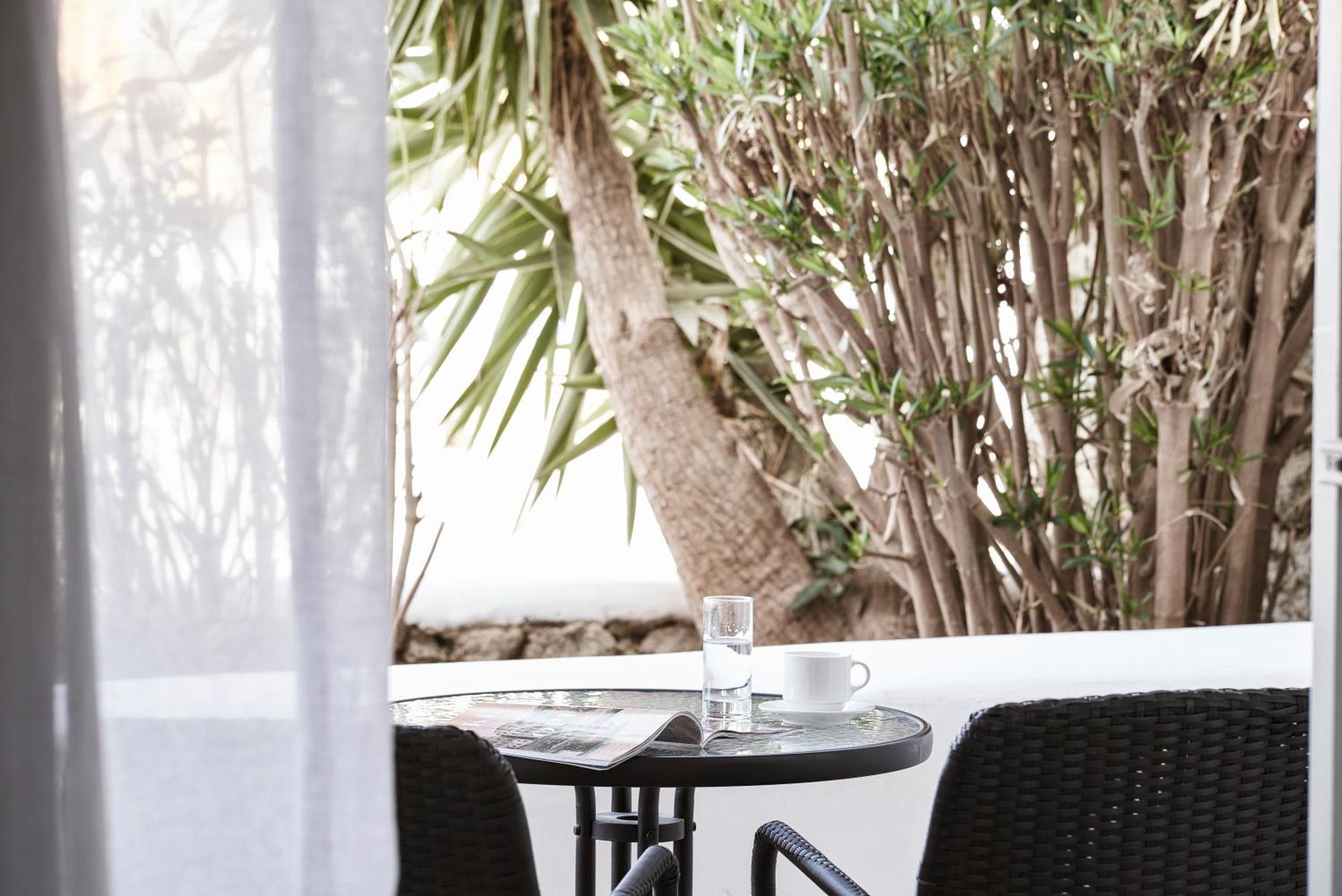 Mr & Mrs White Mykonos 4*