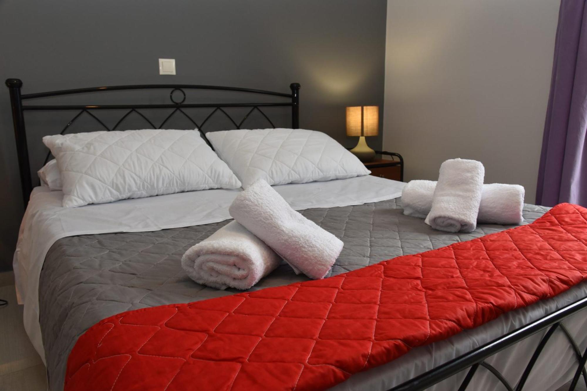 Andros Guesthouses Apartment *