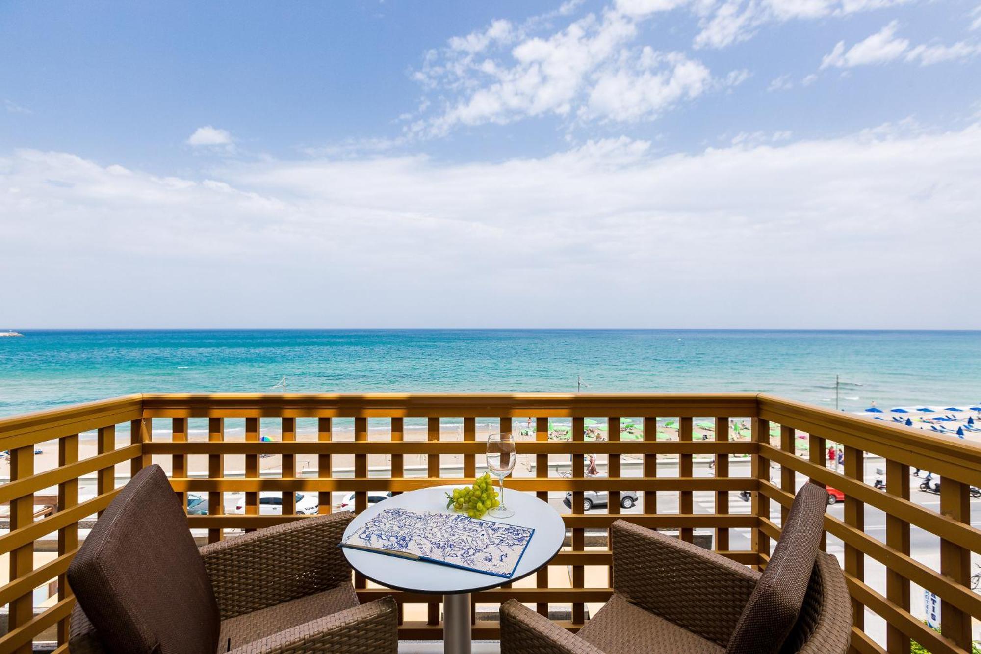 Hotel Ammos Suites