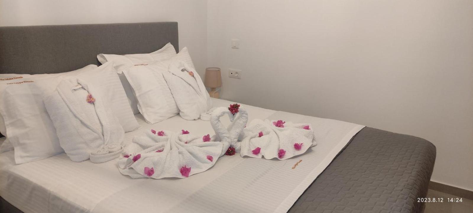 Calypso Villa *