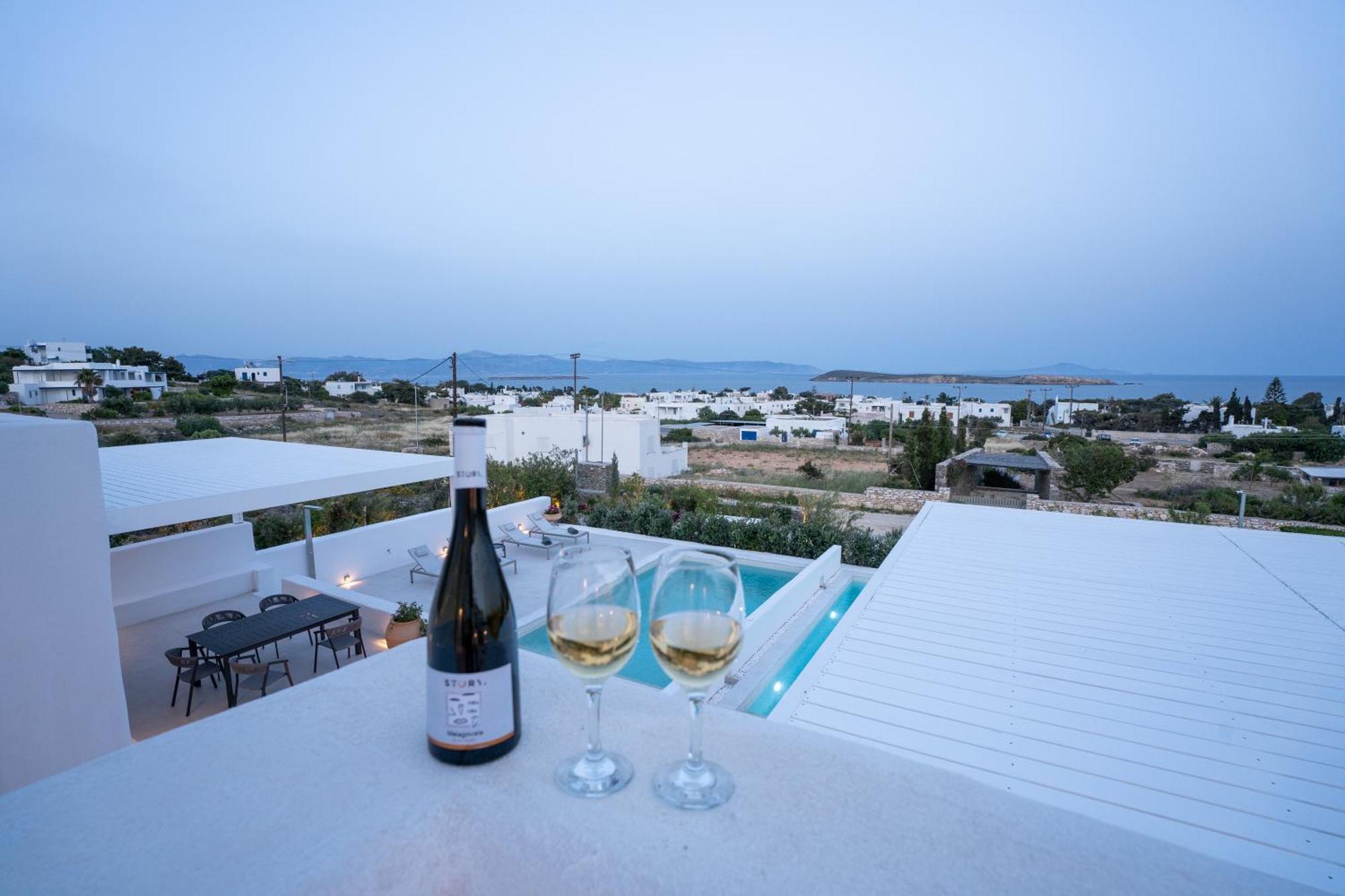 Paros Breeze Luxury Drios