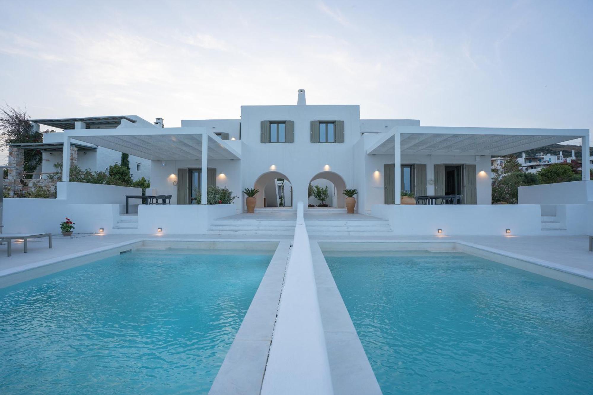 Villa Paros Breeze Luxury