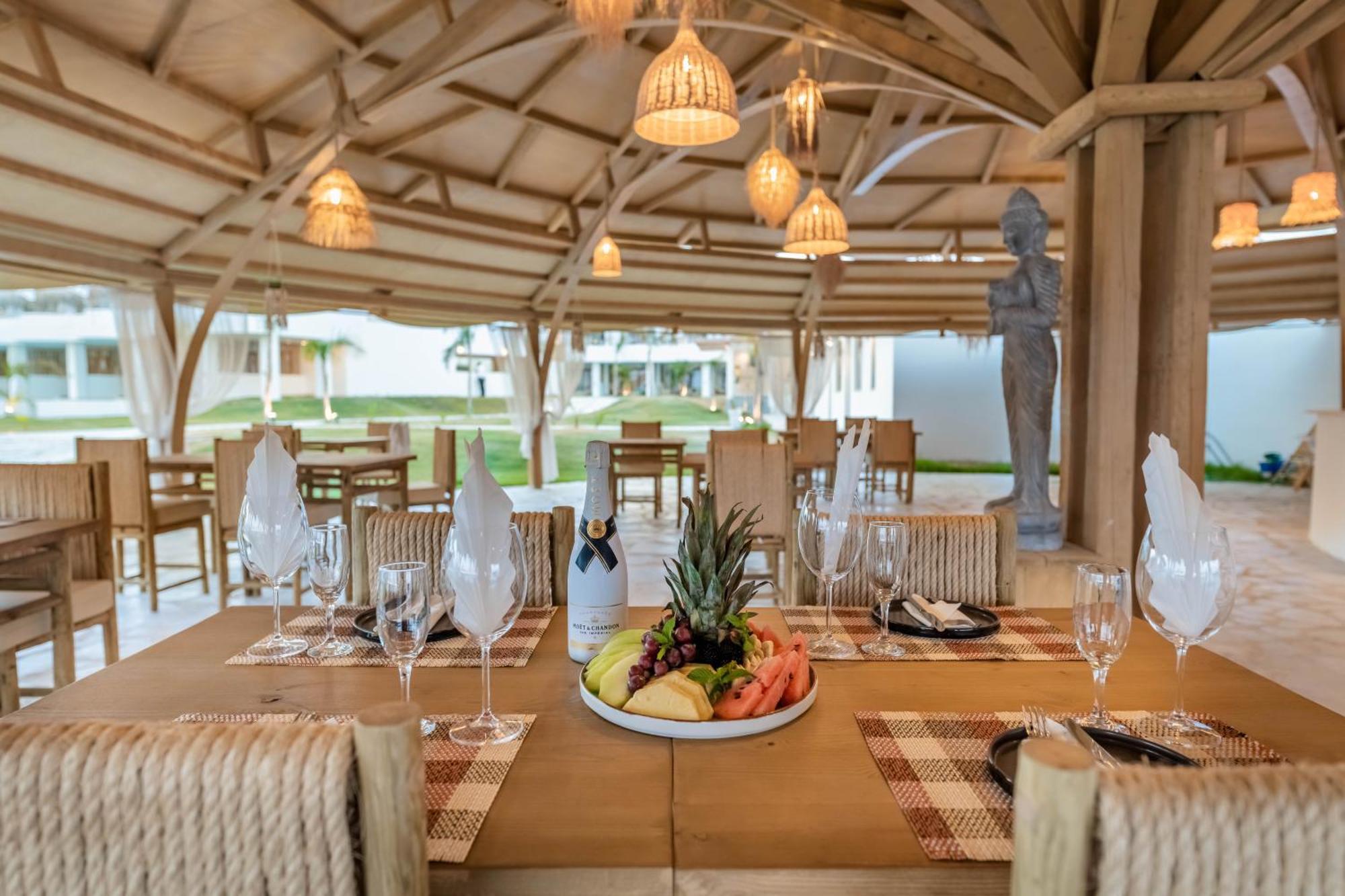 Alia Luxury And Hotel Haraki