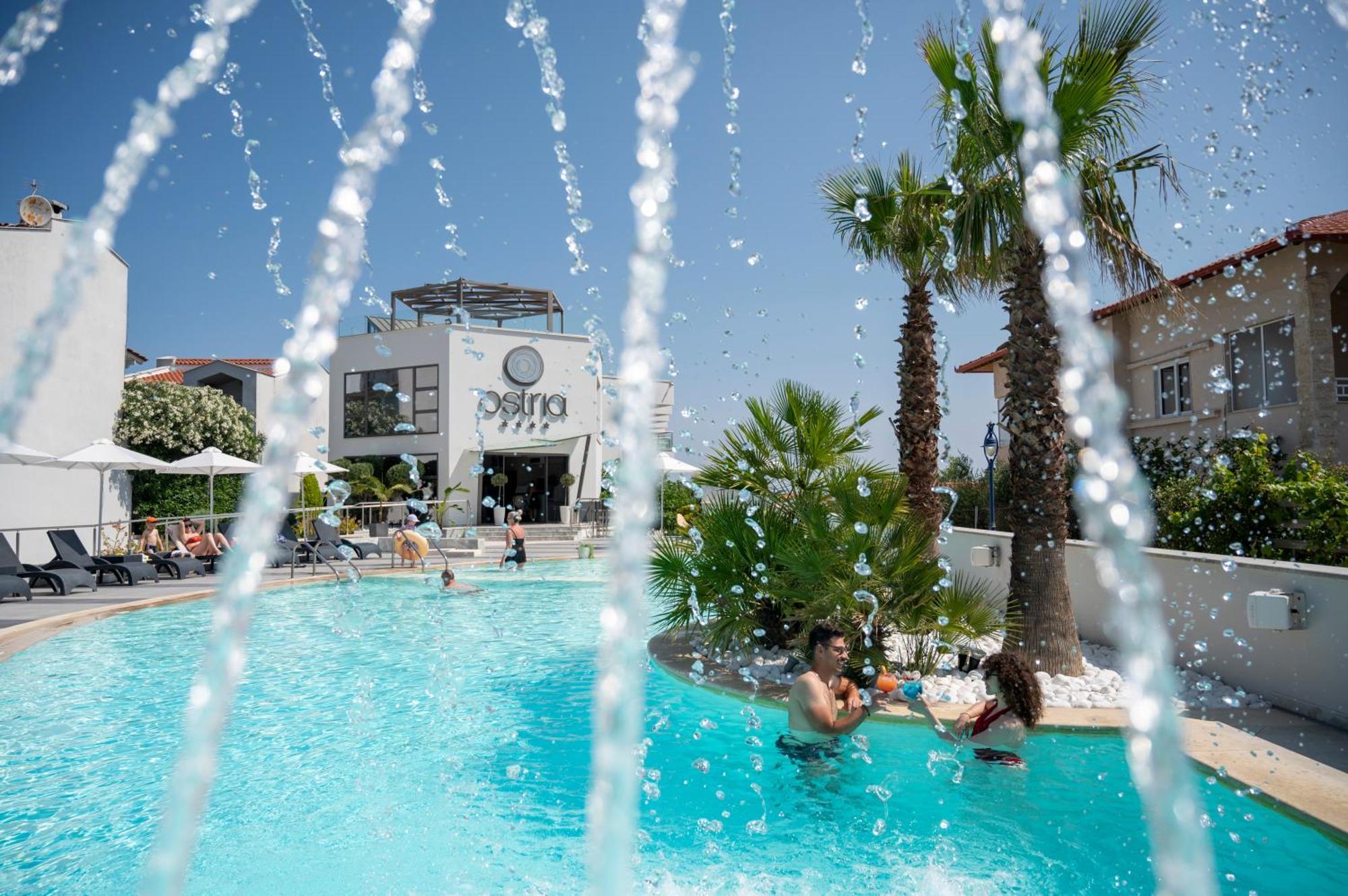 Ostria Sea Side 4*