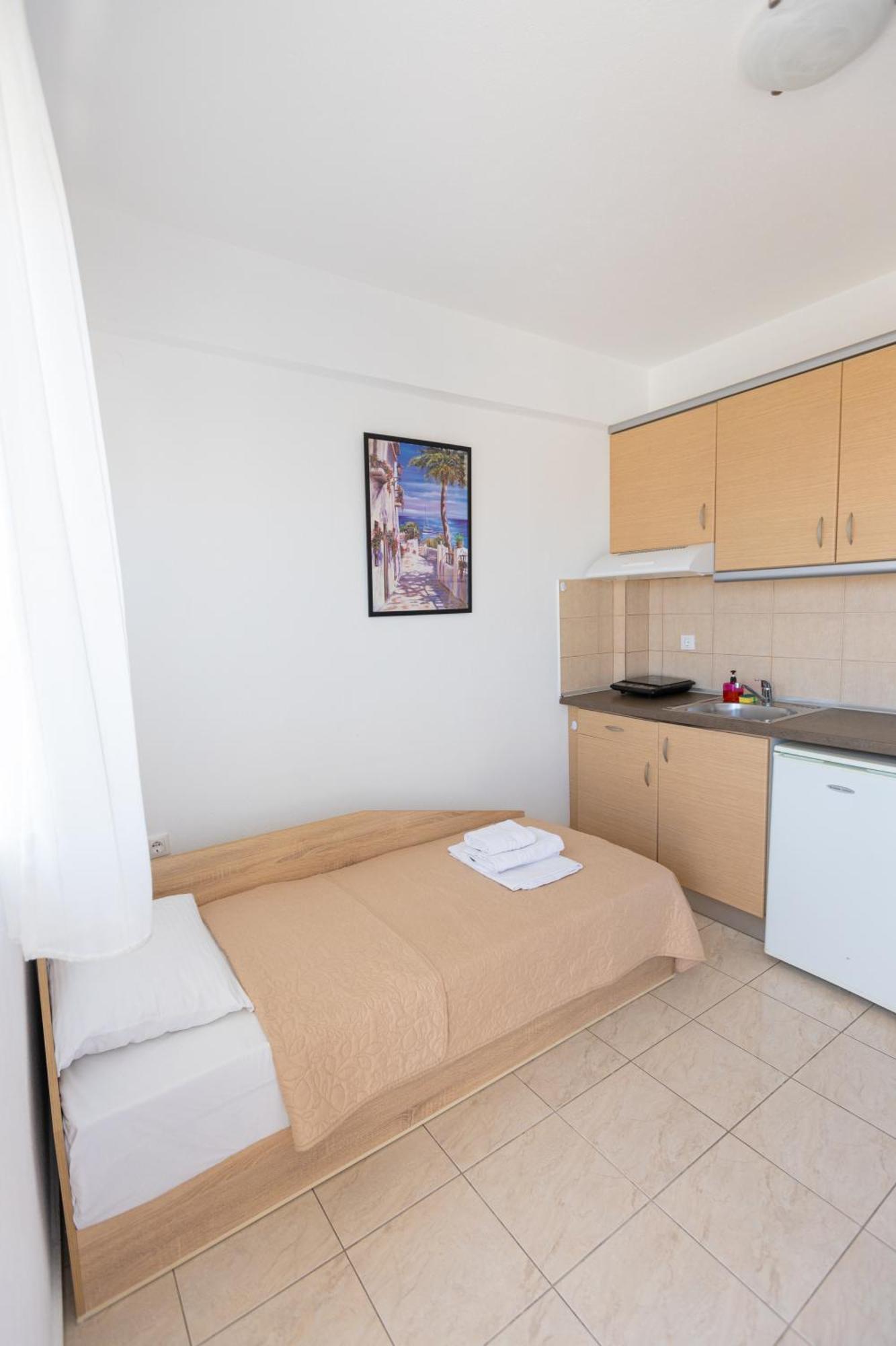 Melis Studios 4*