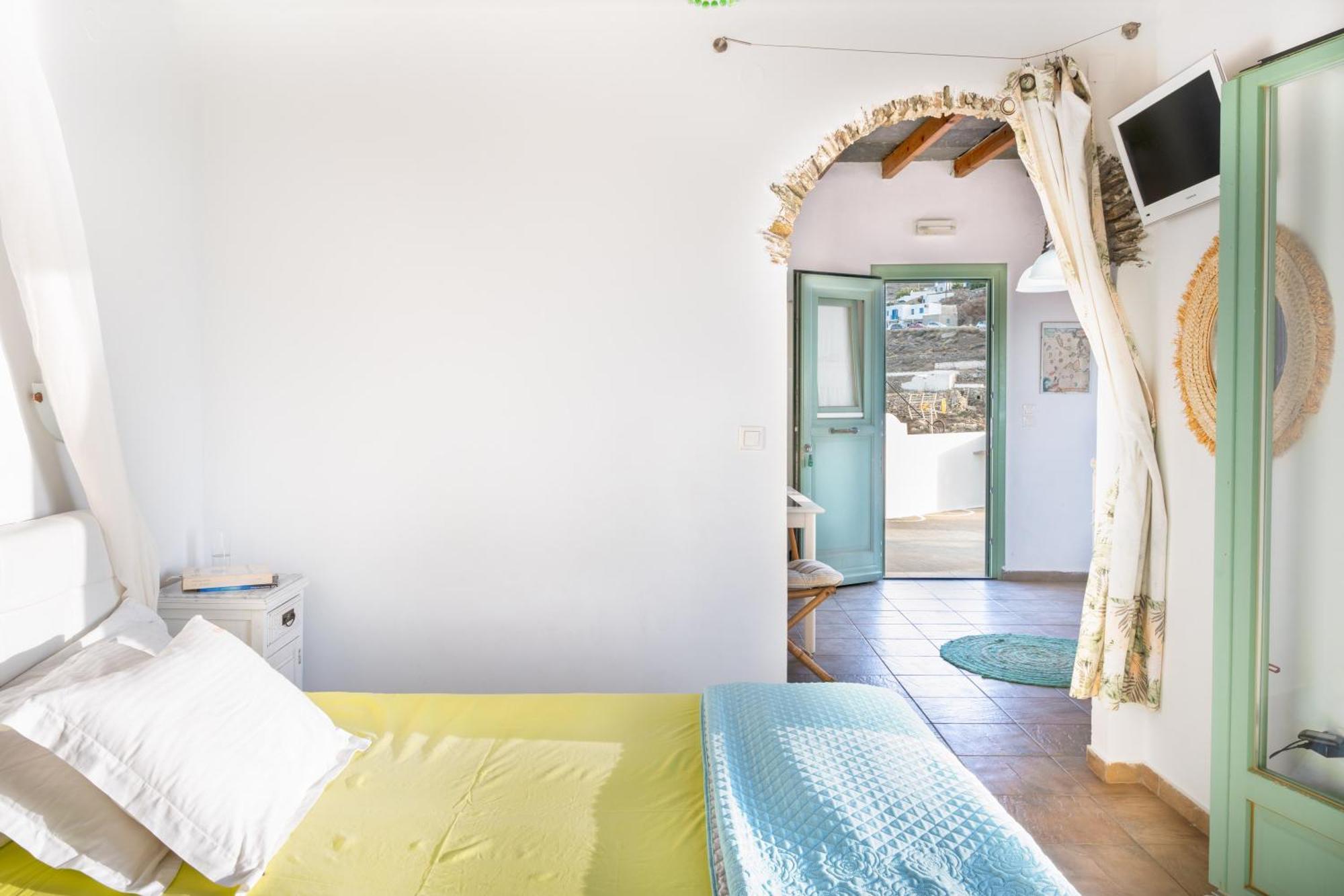 Paros * Sikinos
