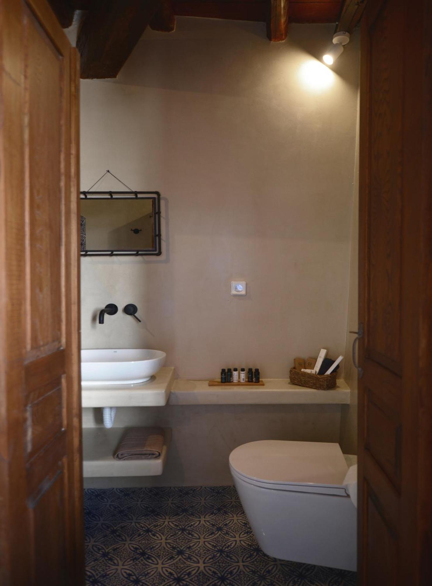 Bed & Breakfast Castrum Traditional Sunset Plaka (Milos)