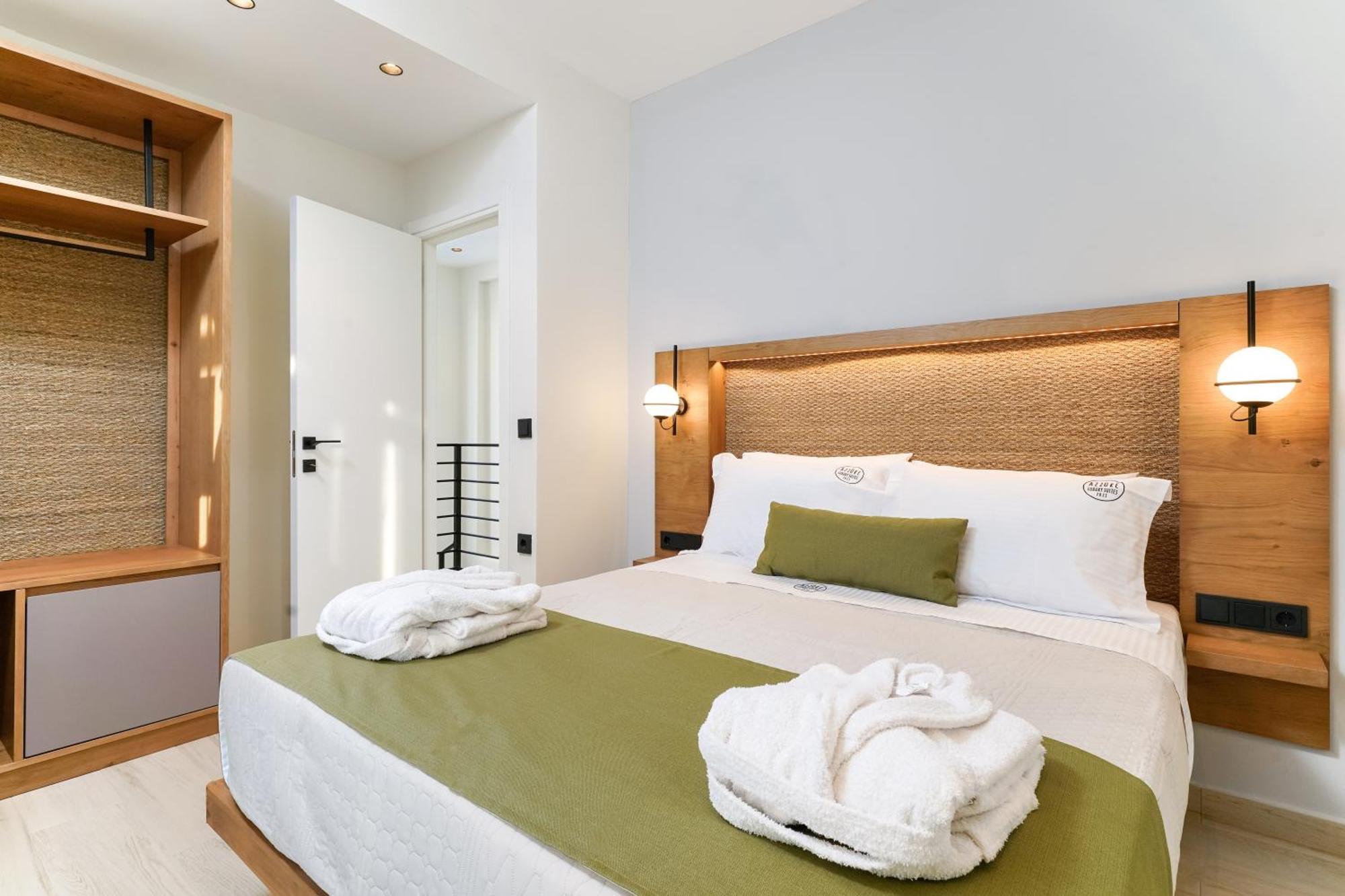 Azzure Luxury Hotel *